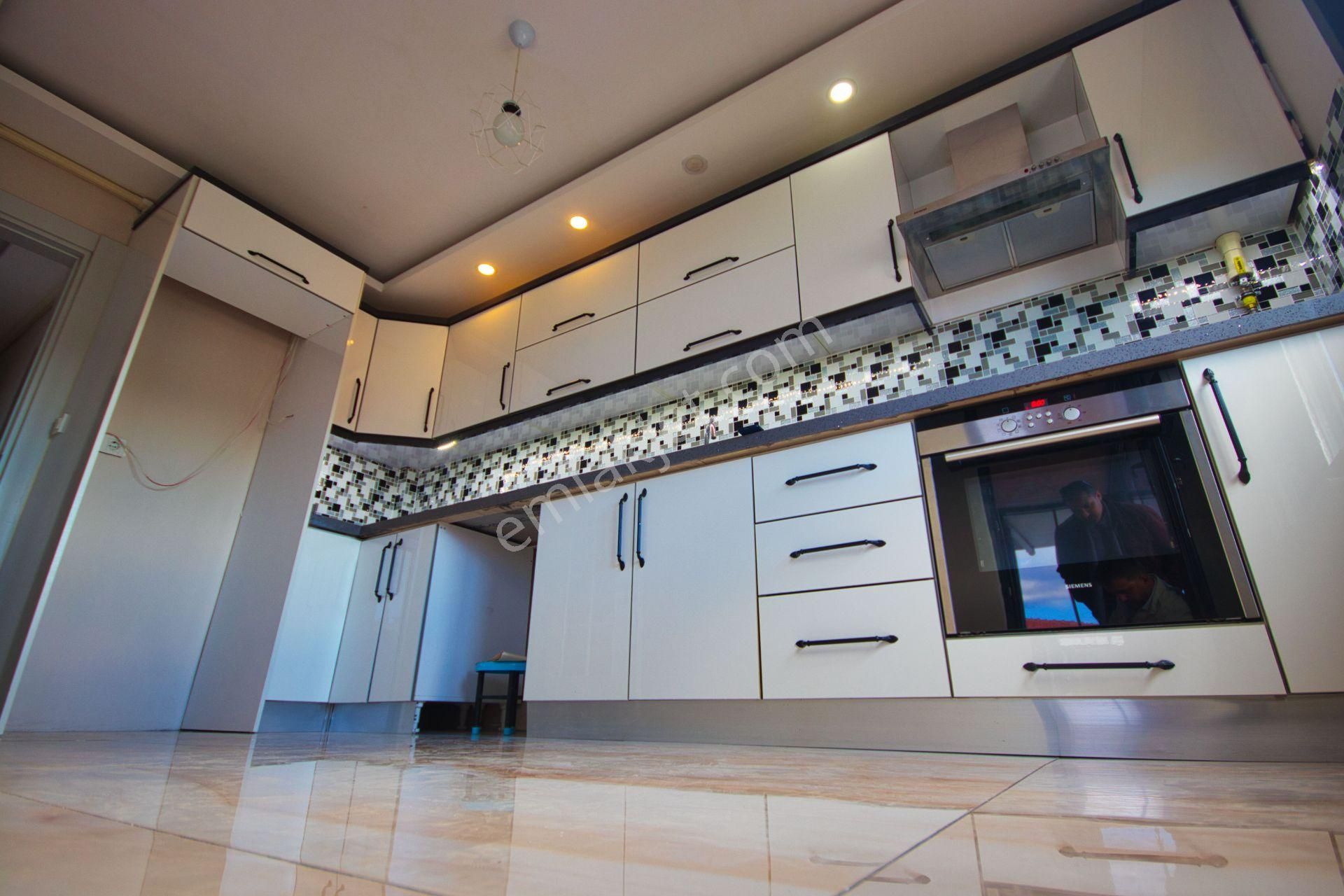 🔴🔴aktif'ten Akçay'da Merkezi Konumda 9 Yaşında Ön Cephe Asansörlü Geniş Ayrı Mutfaklı 3+1 Daire - Görsel 2