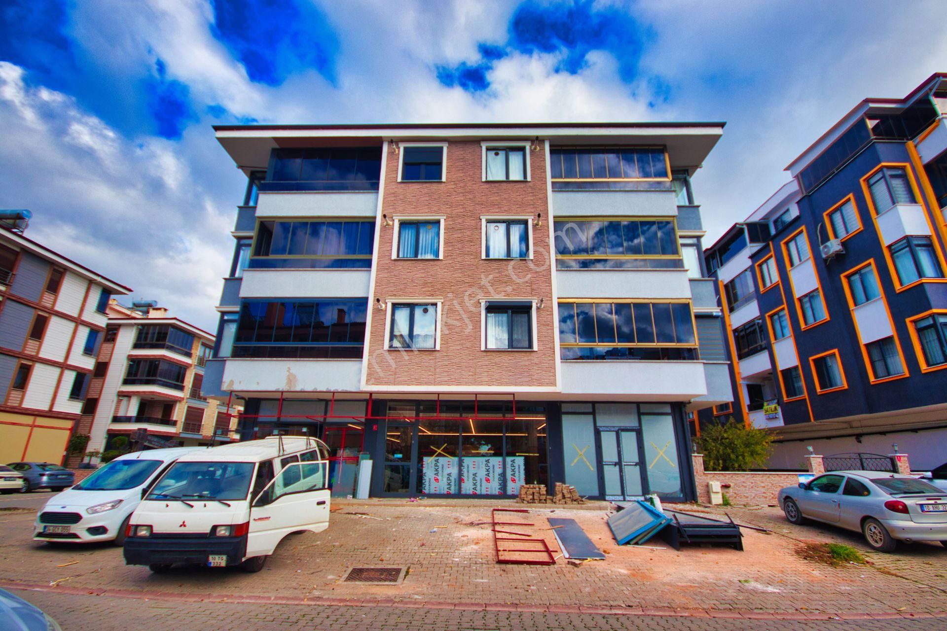 🔴🔴aktif'ten Akçay'da Merkezi Konumda 9 Yaşında Ön Cephe Asansörlü Geniş Ayrı Mutfaklı 3+1 Daire - Görsel 35