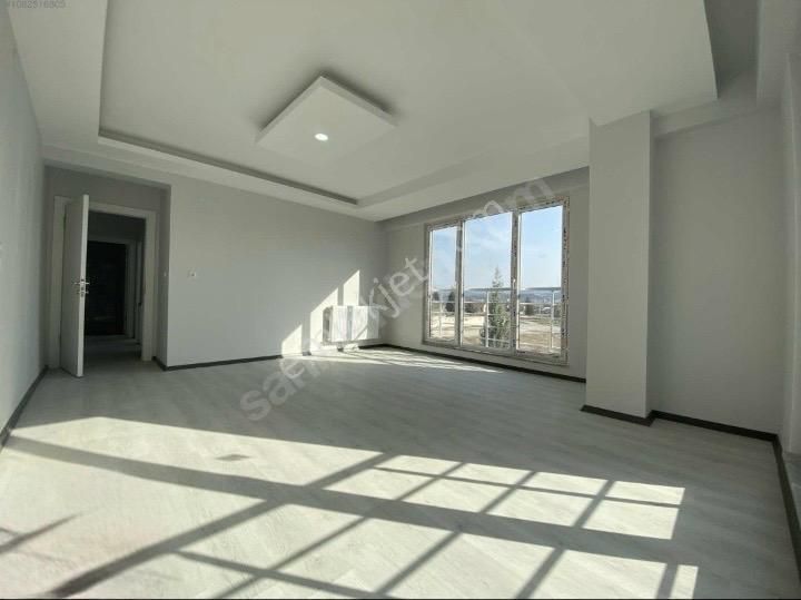 Conker Sitesinte Ön Cepheli Geniş Daire - Görsel 10