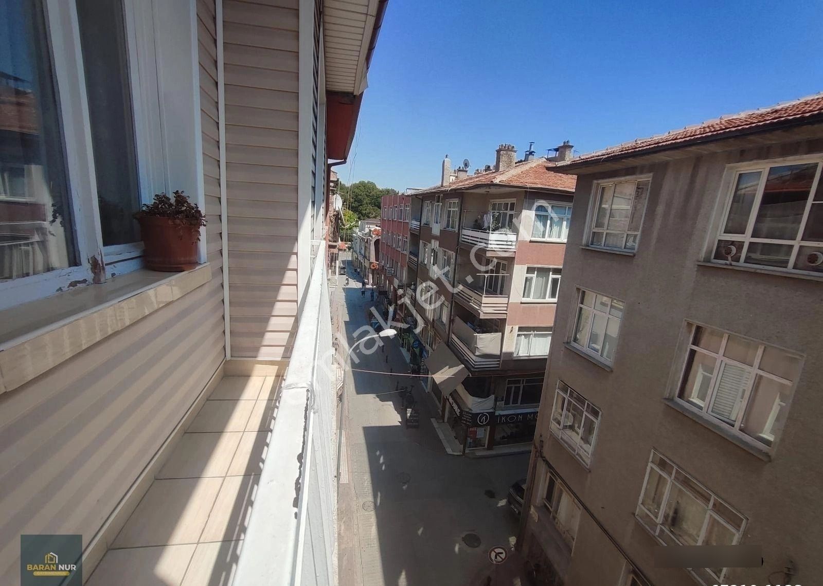 İhsaniye'de Bakımlı Geniş 3+1 Kiralık Daire Eşyasız - Görsel 21