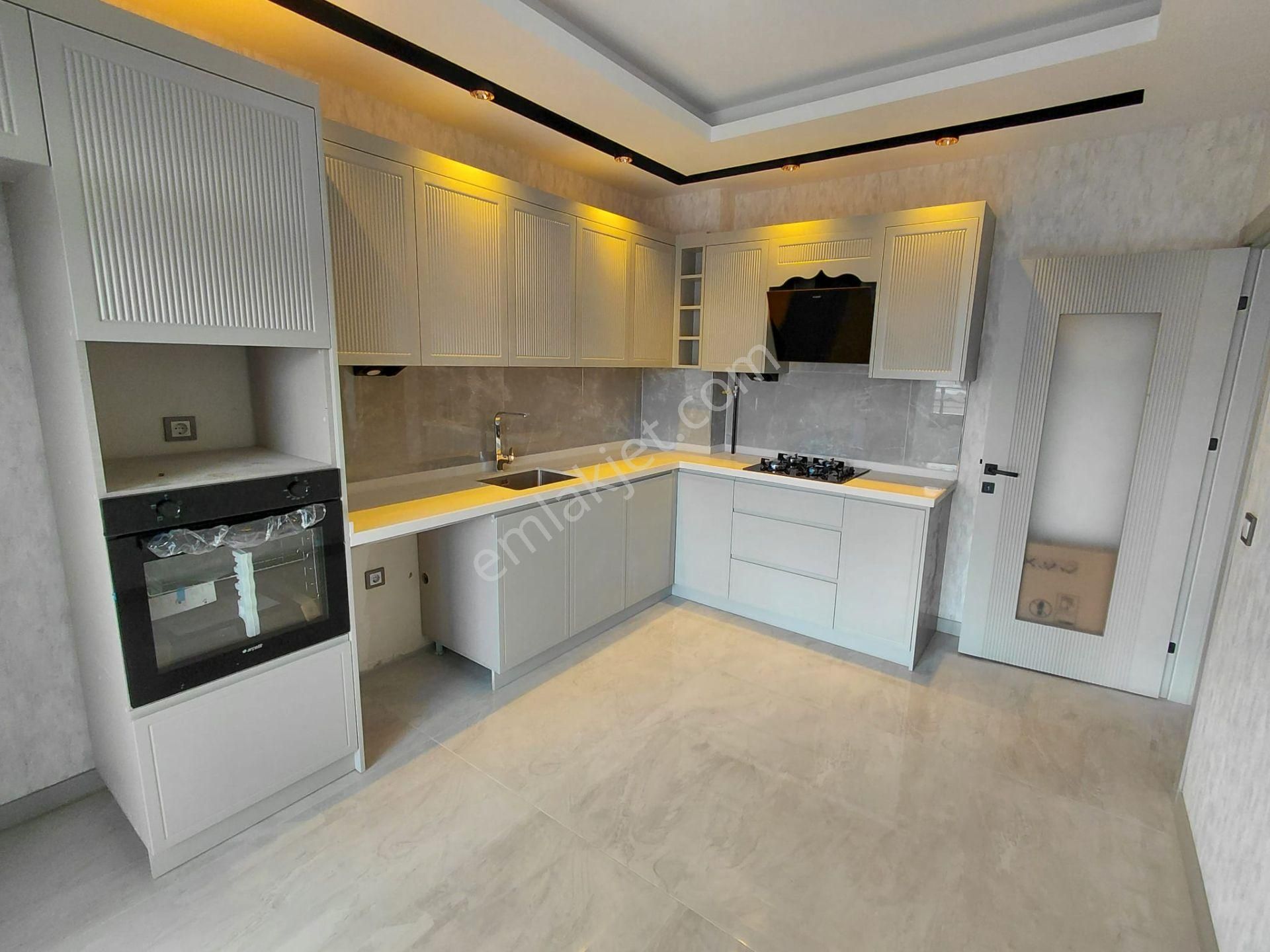 Emrah Çiftci'den Selçuklu Sancak Mahallesi Veysel Karani Caddesi Yanı Satılık 3+1 Lüks Daireler