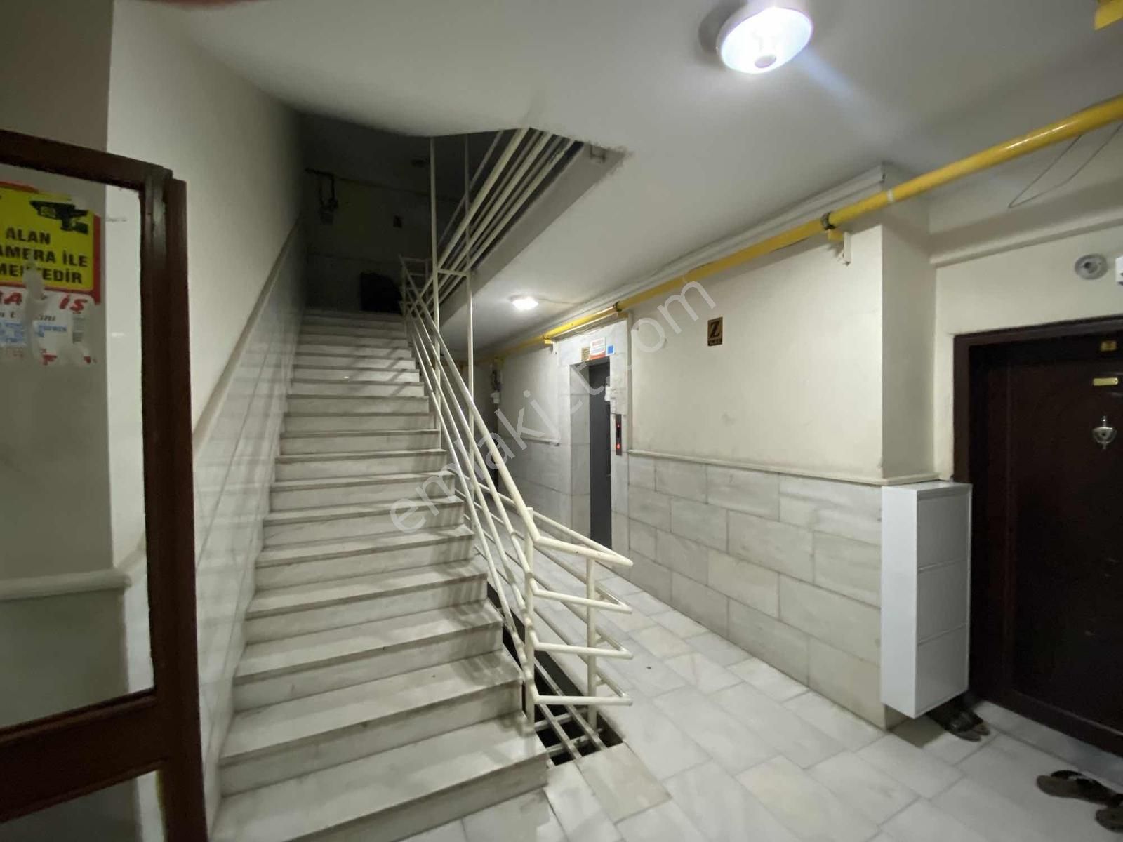 Fetanet Emlaktan Esenyurtta Kombili Asansörlü 3+1 Odalı Kiralık - Görsel 3