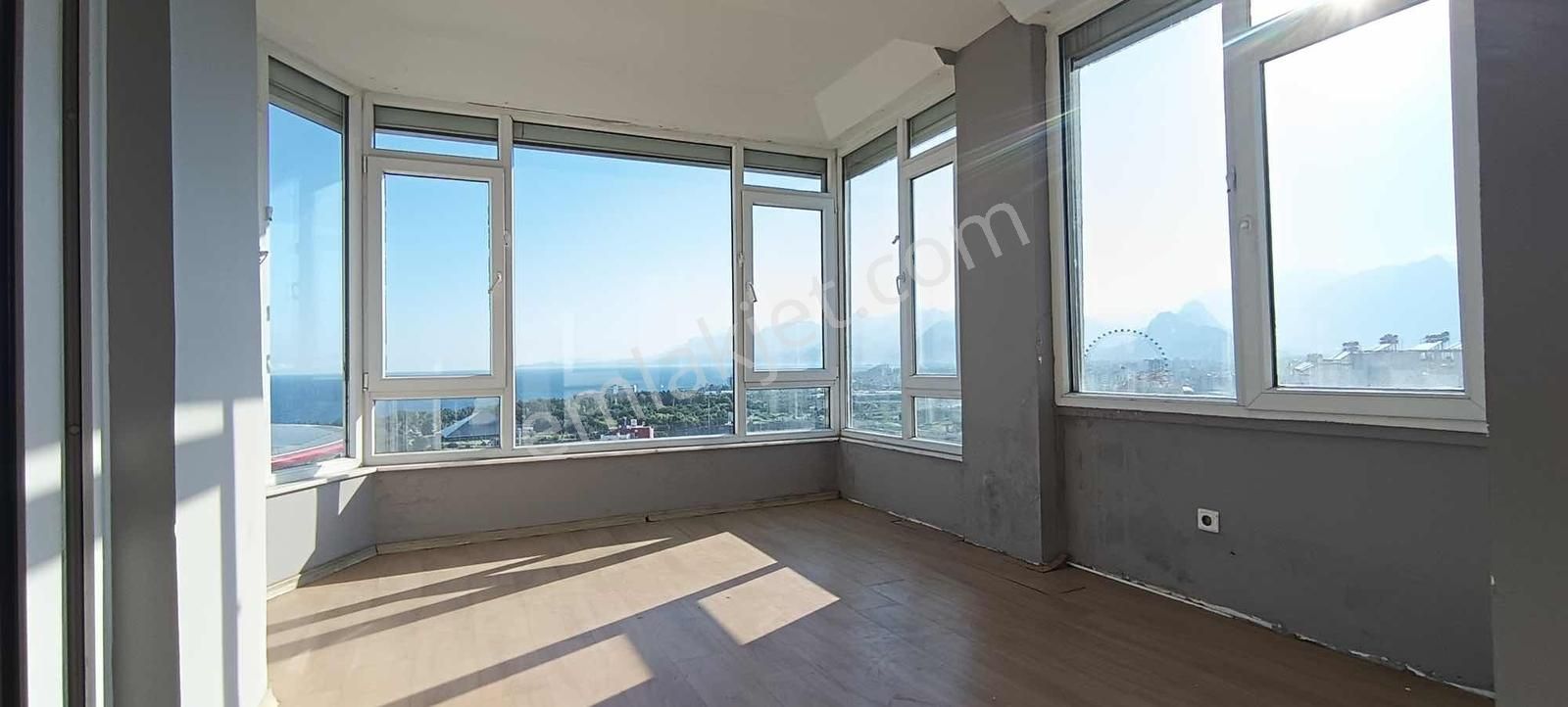 Muratpaşa Meltem'de Panoramik Deniz&dağ Manzaralı Kiralık Daire - Görsel 2