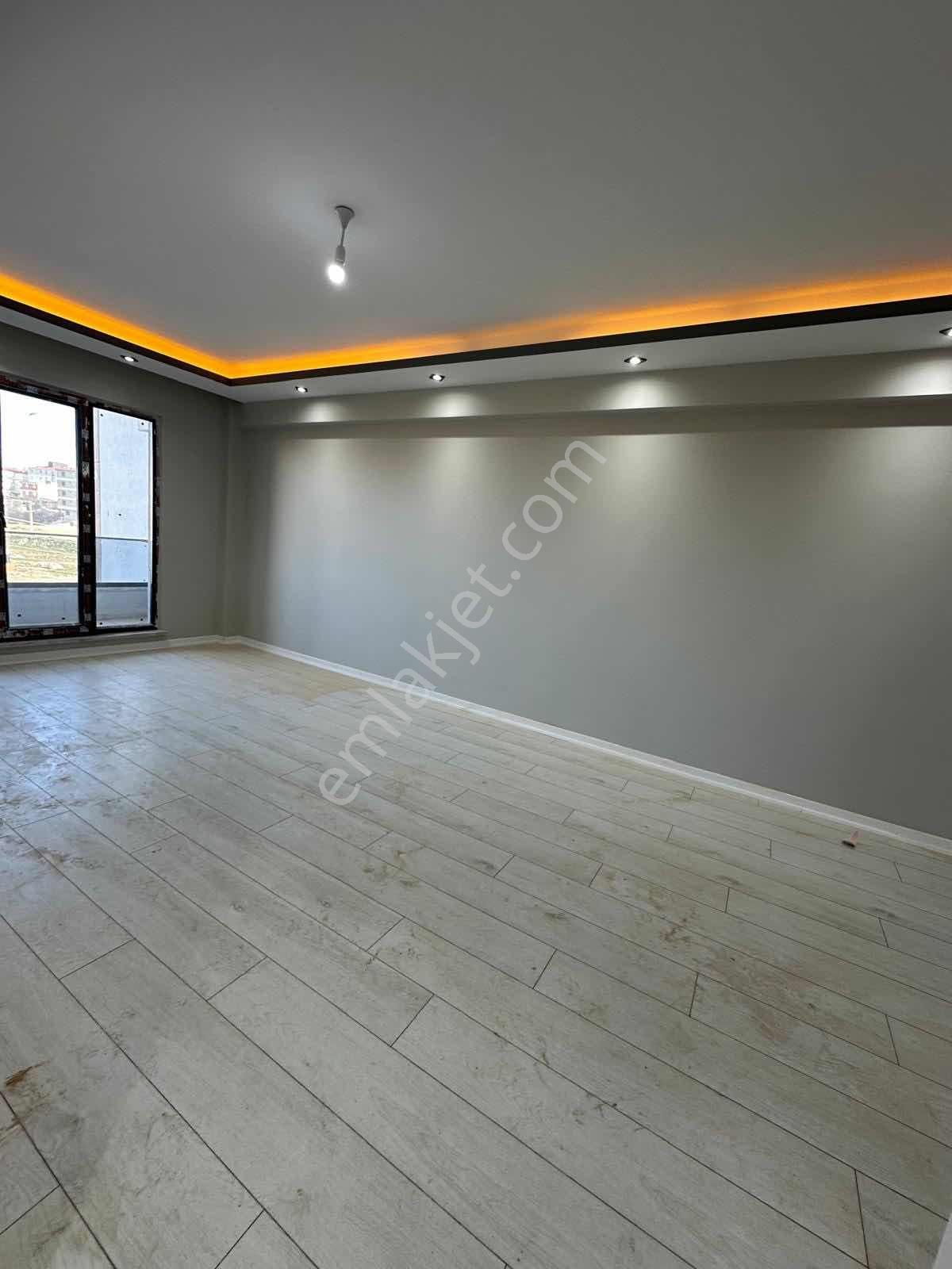 Kapaklı Vatan Mah En Uygun 2+1 Ara Kat İskanlı Sıfır