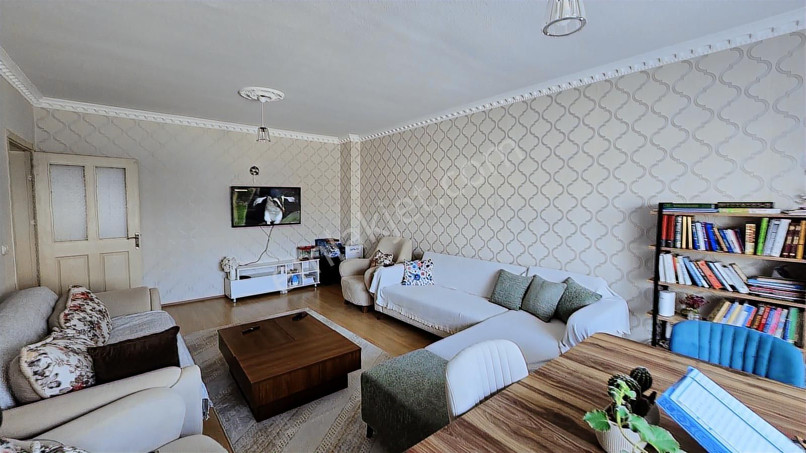 Altınevler Mah 3+1 Kat 2 Batı Cephe Site İçinde - Görsel 2