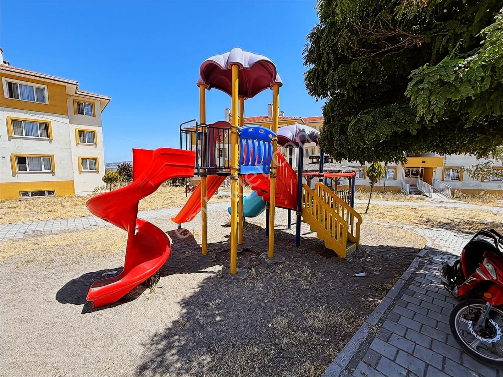 Sarıköy Belediyesi Toki'de Ara Kat Doğalgazlı 2+1 Satılık Daire - Görsel 5