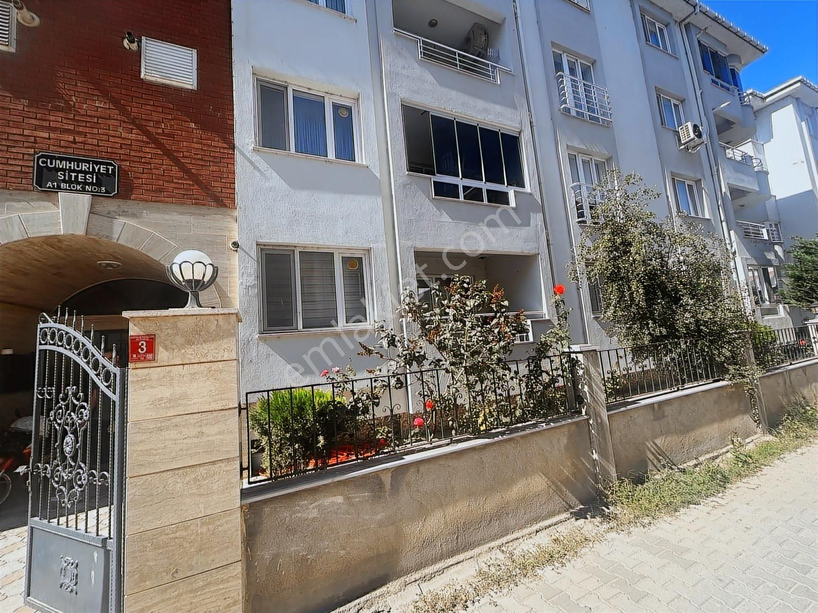 ** Site İçerisinde 3+1 Çok Temiz Kiralık Daire, Kurtuluş** - Görsel 29