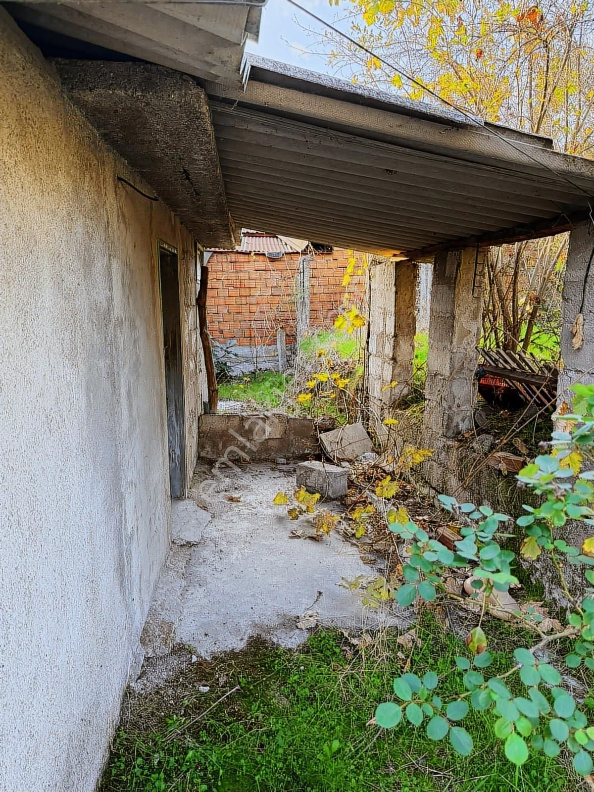 **çift Yola Cepheli 527 M2 Arsası Bulunan Satılık Müstakil Ev** - Görsel 29