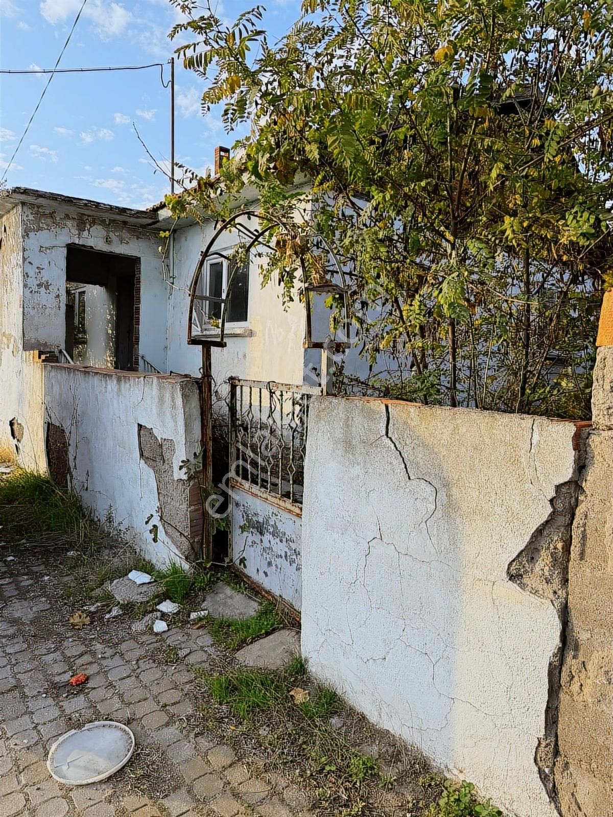 **çift Yola Cepheli 527 M2 Arsası Bulunan Satılık Müstakil Ev** - Görsel 24