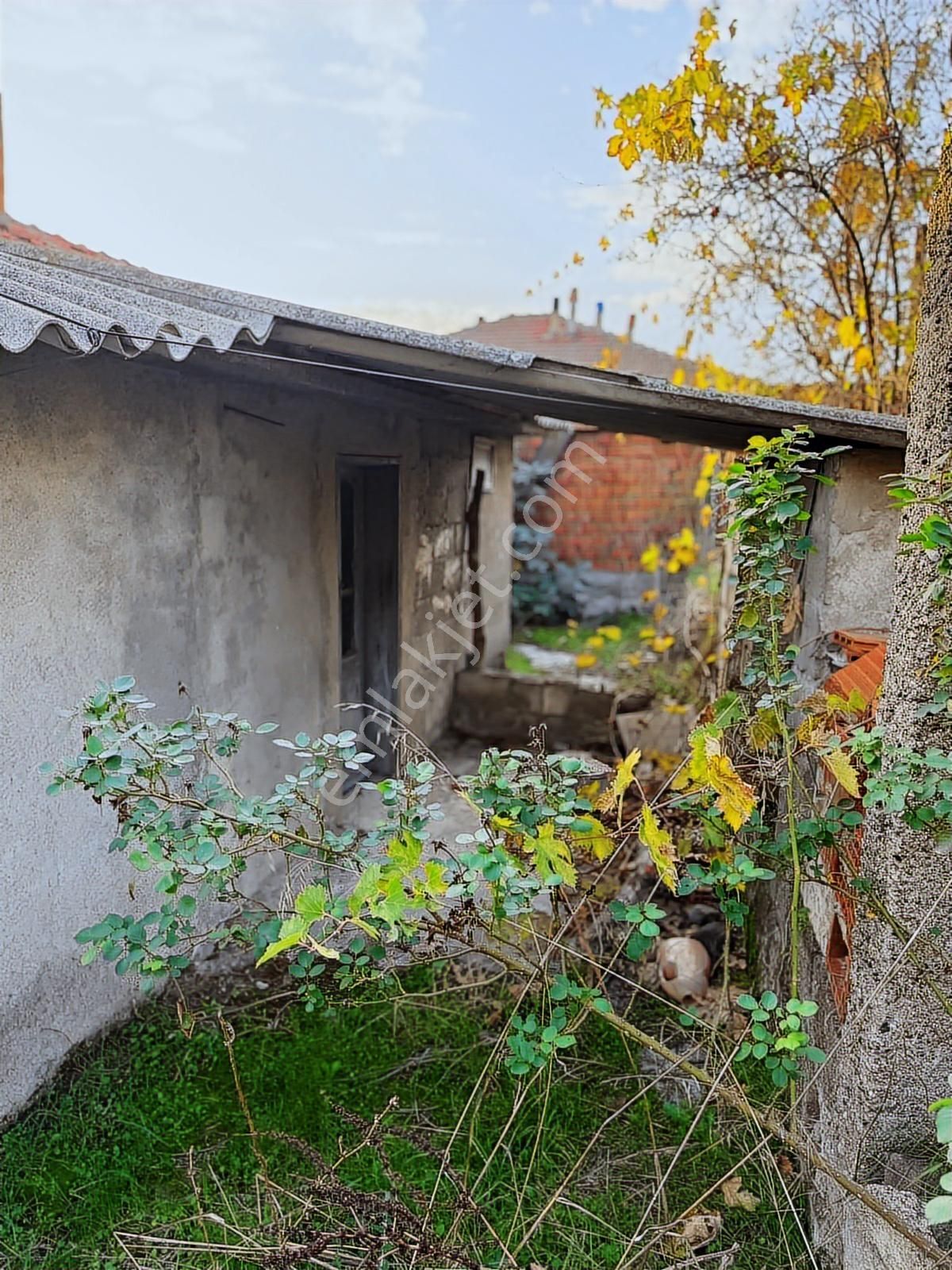 **çift Yola Cepheli 527 M2 Arsası Bulunan Satılık Müstakil Ev** - Görsel 28