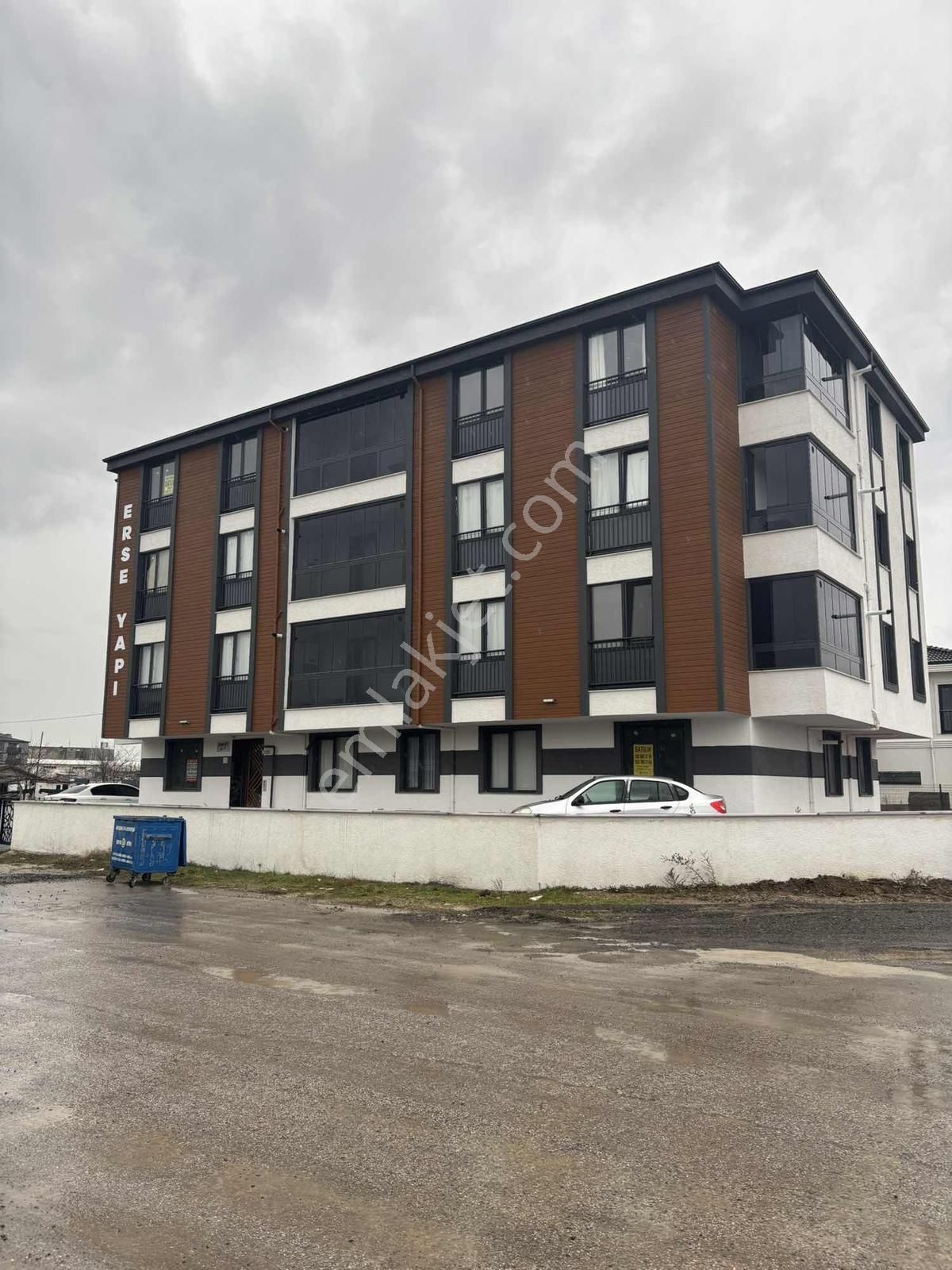 Tekirdağ Ergene Marmaracık'ta Göl Manzaralı Satılık 2+1 Daire