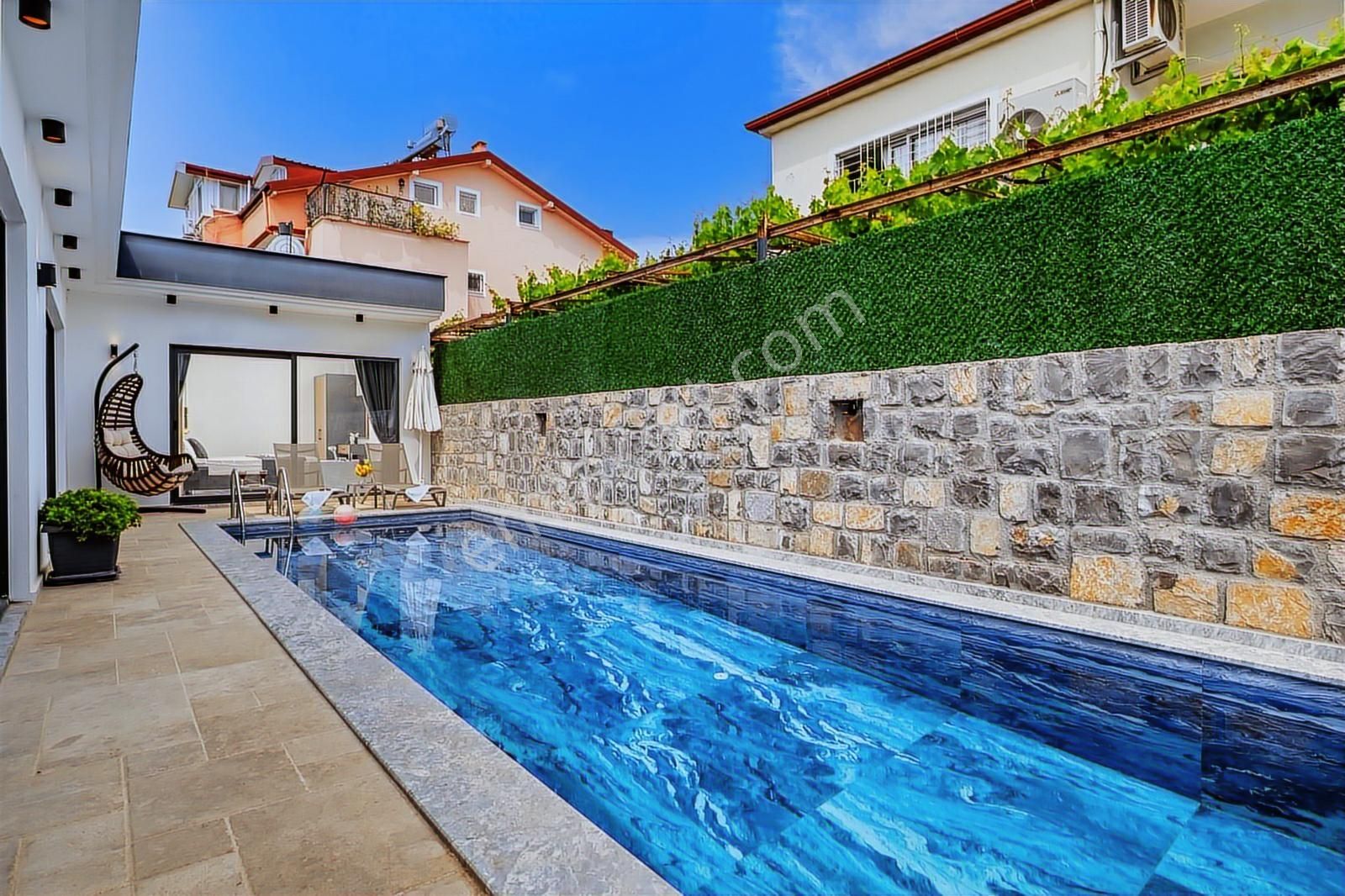 Stoptan Karagedik Müstakil Bahçeli Havuzlu 2+1 - Görsel 33