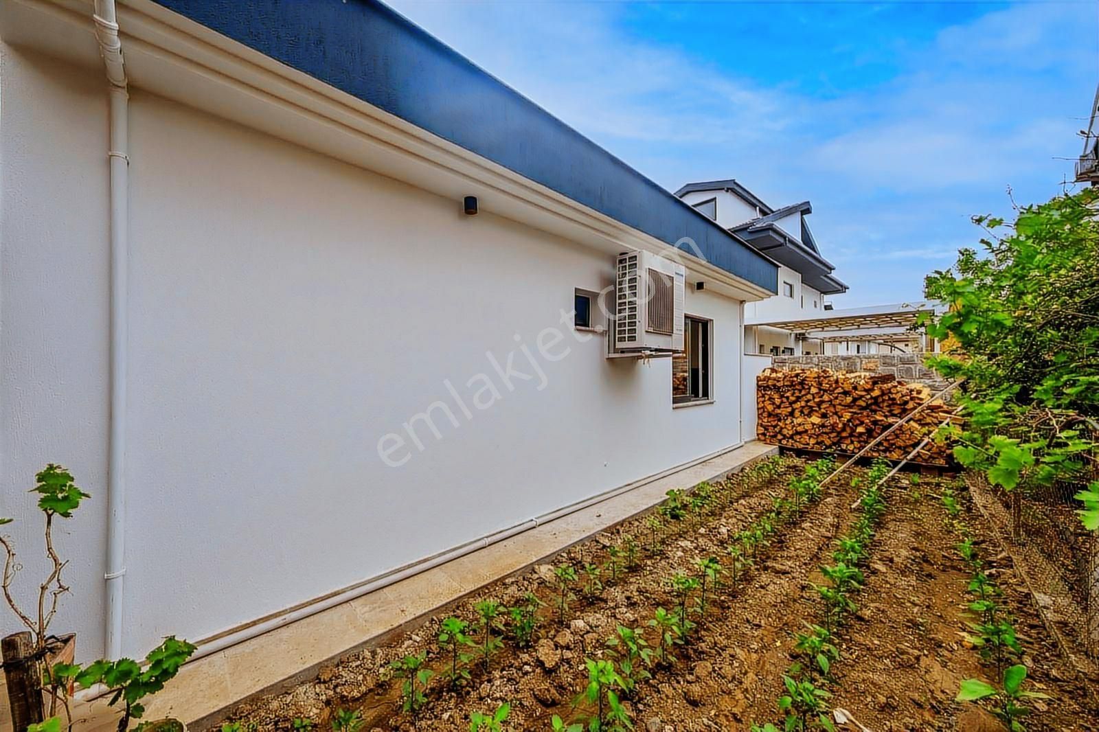 Stoptan Karagedik Müstakil Bahçeli Havuzlu 2+1 - Görsel 20