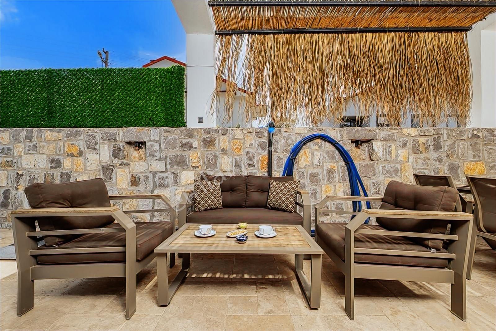 Stoptan Karagedik Müstakil Bahçeli Havuzlu 2+1 - Görsel 23