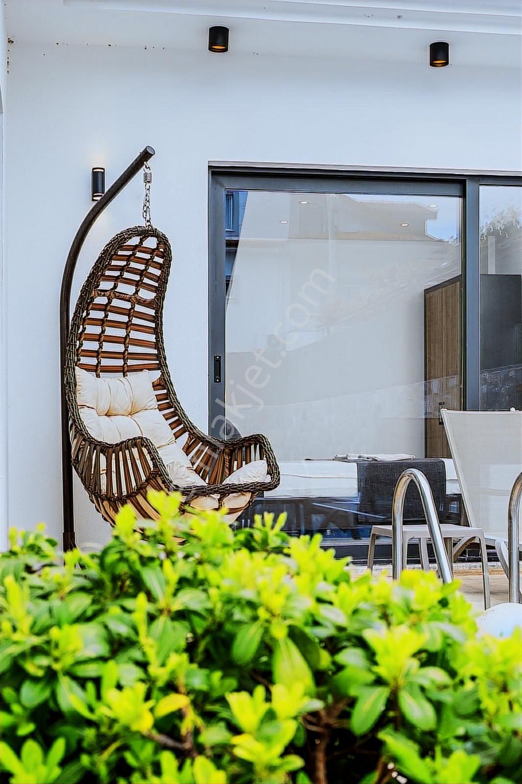 Stoptan Karagedik Müstakil Bahçeli Havuzlu 2+1 - Görsel 18