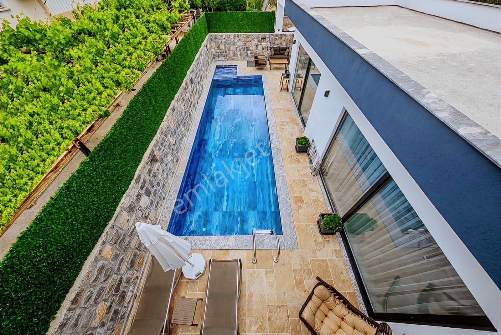 Stoptan Karagedik Müstakil Bahçeli Havuzlu 2+1 - Görsel 29