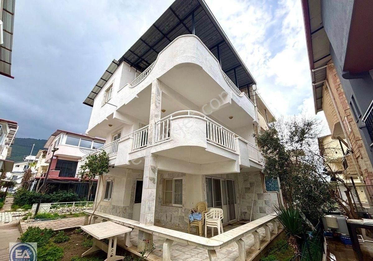 Kuşadası Güzelçamlı’da Denize Yakın 3 + 1 Satılık Yazlık