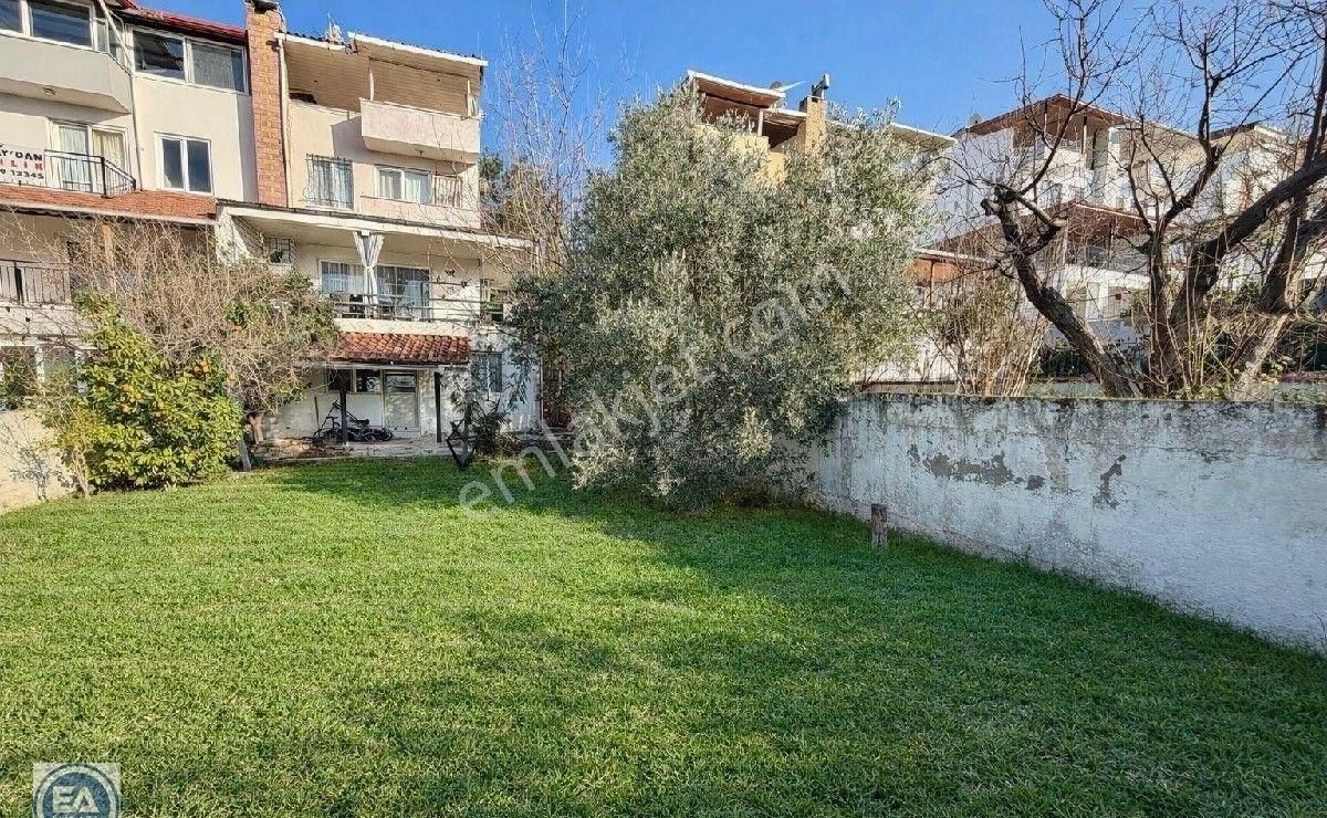 Kuşadası Soğucak Mahallesi'nde Manzaralı Değerinin Altında Satılık Yazlık