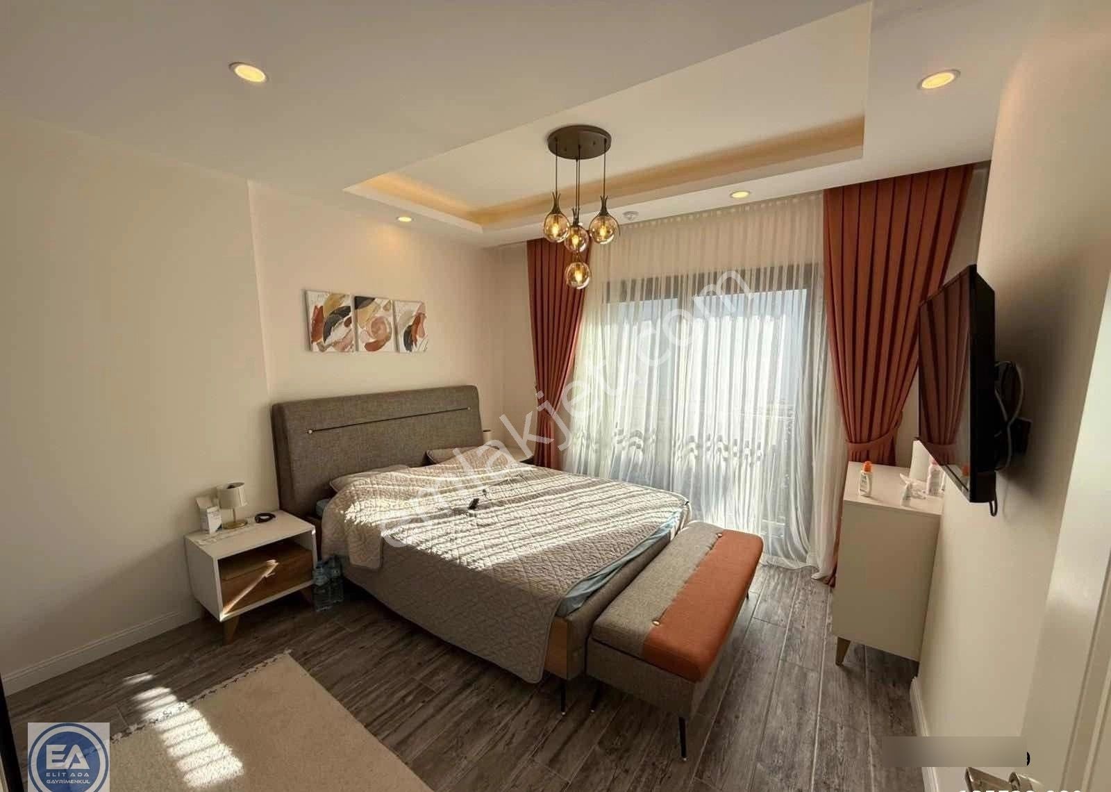 Davutlar Da Havuzlu Site İçerisinde Full Eşyalı Villa - Görsel 19