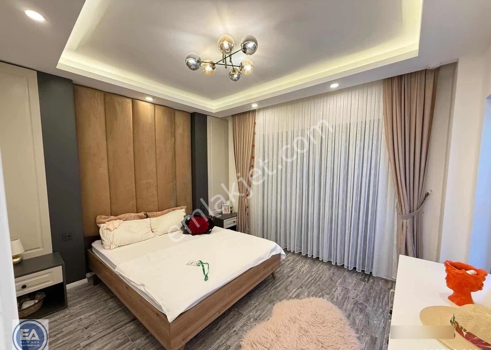 Davutlar Da Havuzlu Site İçerisinde Full Eşyalı Villa - Görsel 4