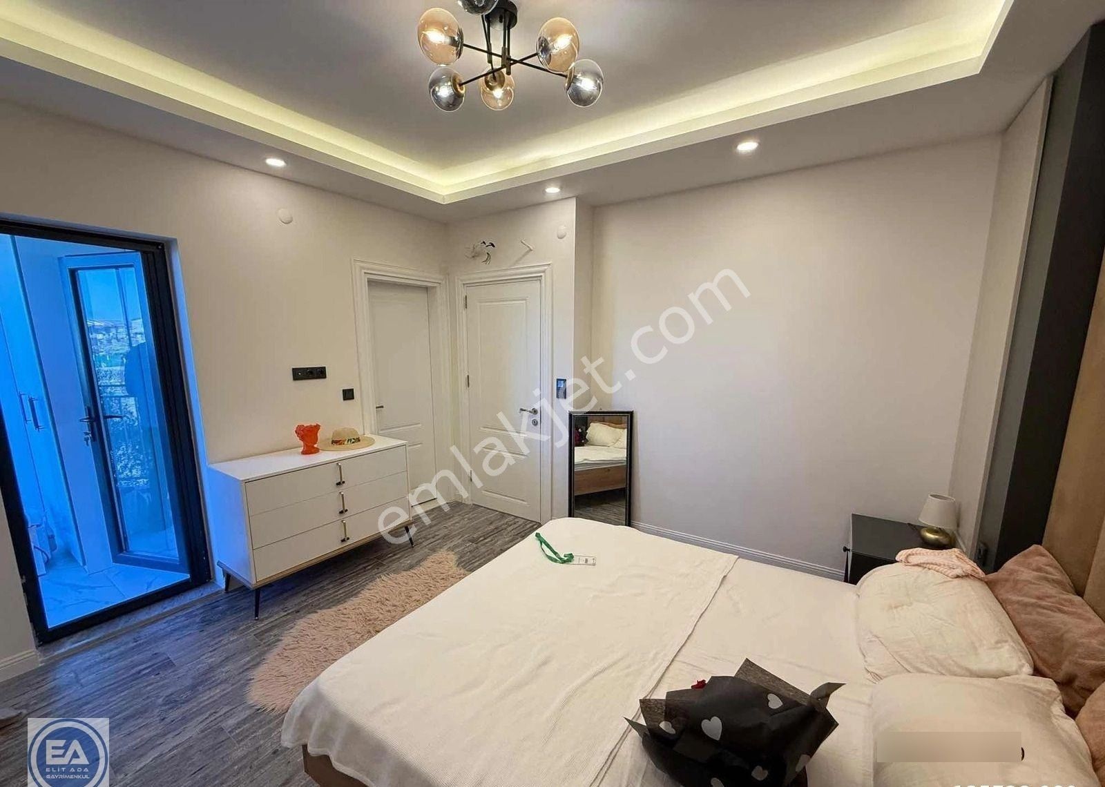 Davutlar Da Havuzlu Site İçerisinde Full Eşyalı Villa - Görsel 35