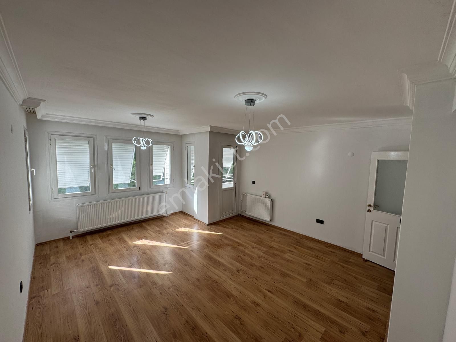 Merkezi Lokasyonda Geniş 3+1 Satılık Daire - Görsel 5