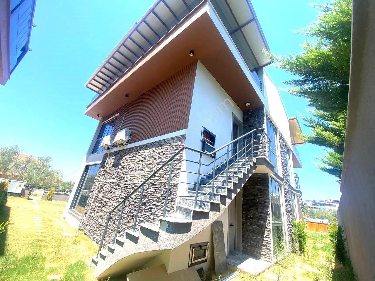 💎 Aktiftten Pelitköy 'de Kendinizi Özel Hissetirecek Deniz Manzaralı 4+1dublkes🏡