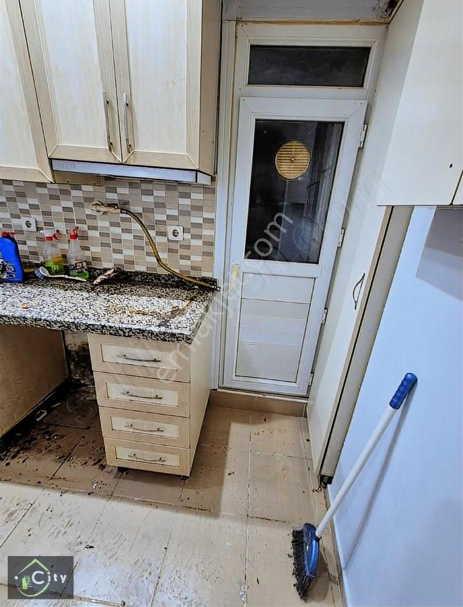 Çukürboustan Park Arkasi Satılık Daire 1.5+1 Kir 19000 Getiriyo - Görsel 3