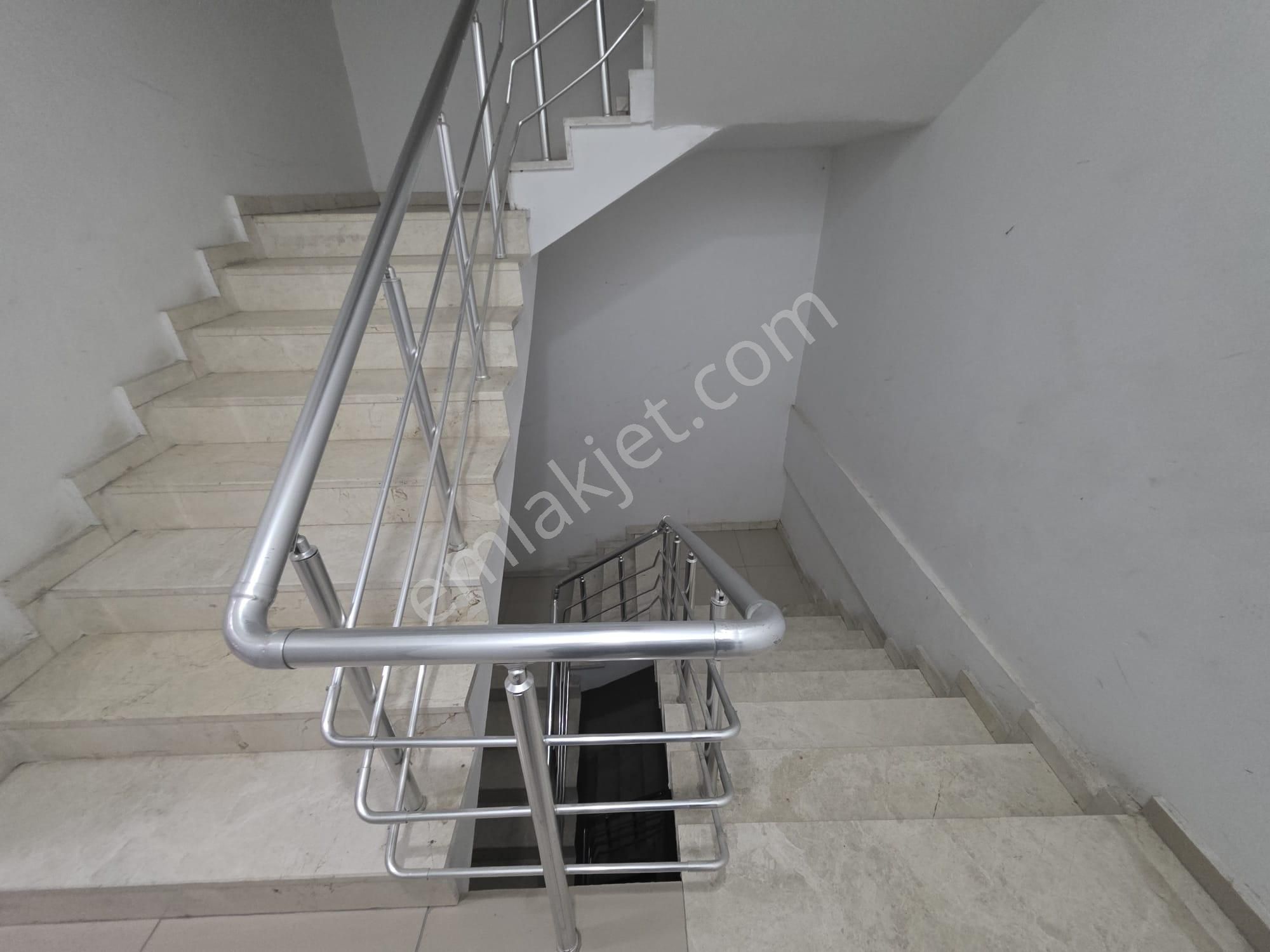 Cm Emlaktan Selçuk Mah. F.s.m Camisine Yakın Zemin Üstü 1. Kat Satılık Daire - Görsel 21