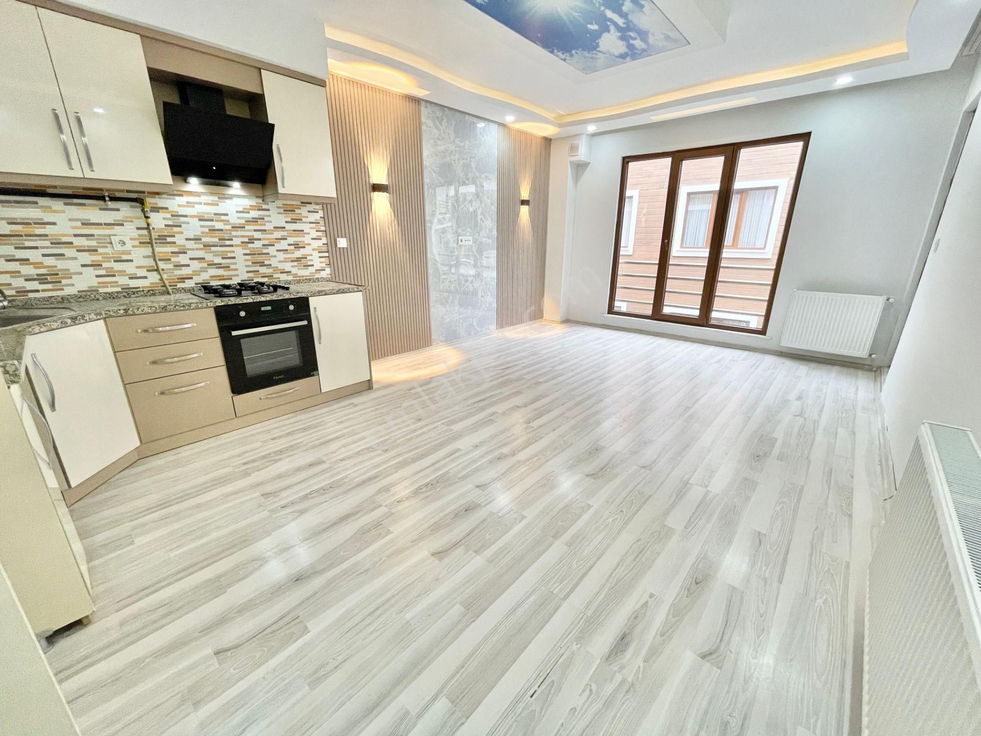 Berkay Demirel'den Altınkumda Lüks Tasarımlı Geniş Balkonlu 2+1 Daire - Görsel 11