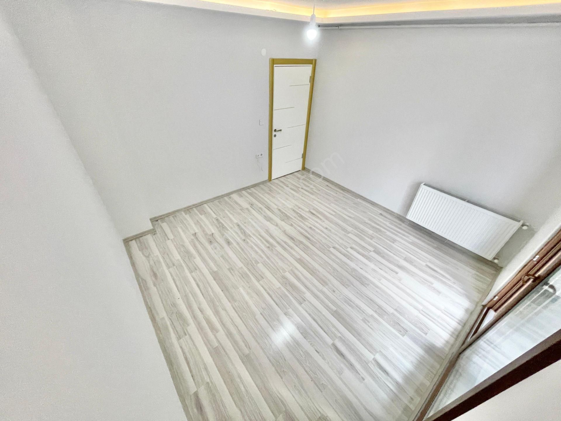 Berkay Demirel'den Altınkumda Lüks Tasarımlı Geniş Balkonlu 2+1 Daire - Görsel 30