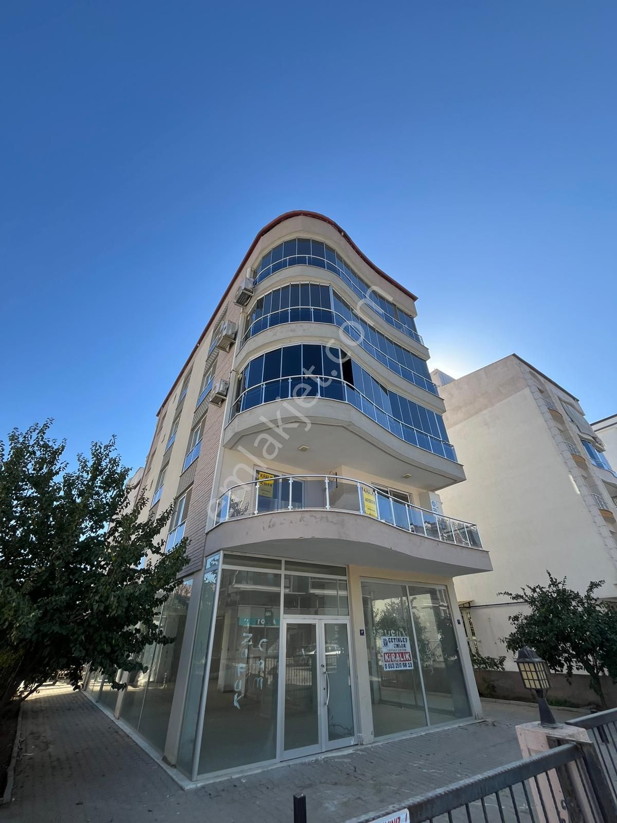 Yeşil Mahalle De Kiralık 3+1 Doğalgazlı Daire ! ! !