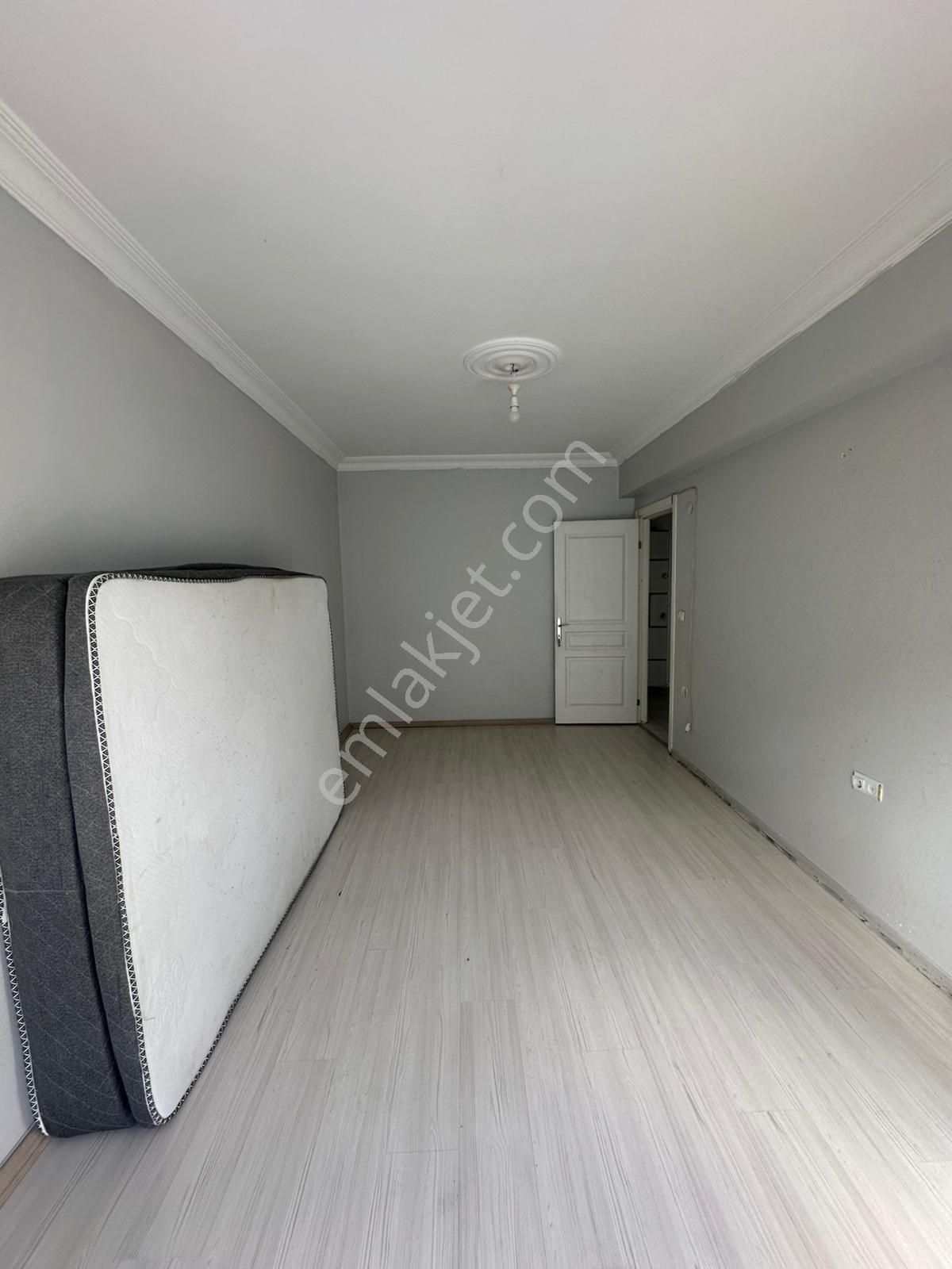 Çınar Mahallesinde Kullanışlı Geniş M2 2+1 Ara Kat - Görsel 11