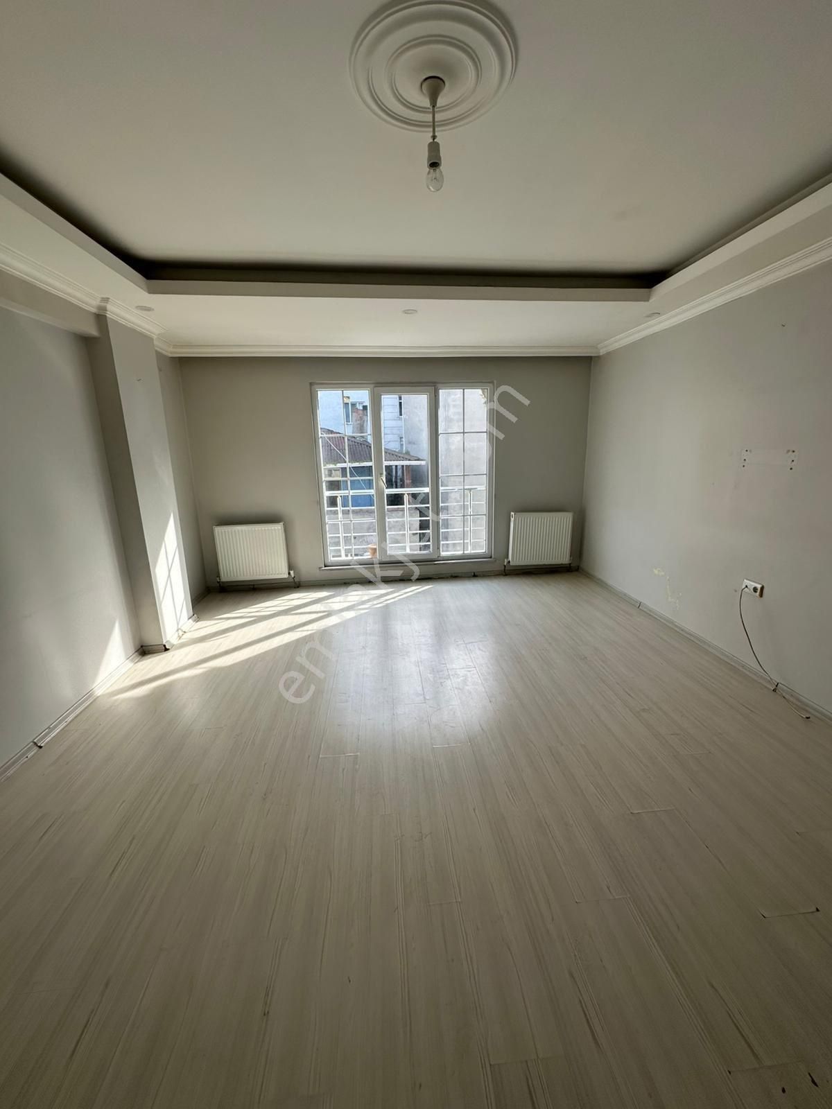 Çınar Mahallesinde Kullanışlı Geniş M2 2+1 Ara Kat - Görsel 3