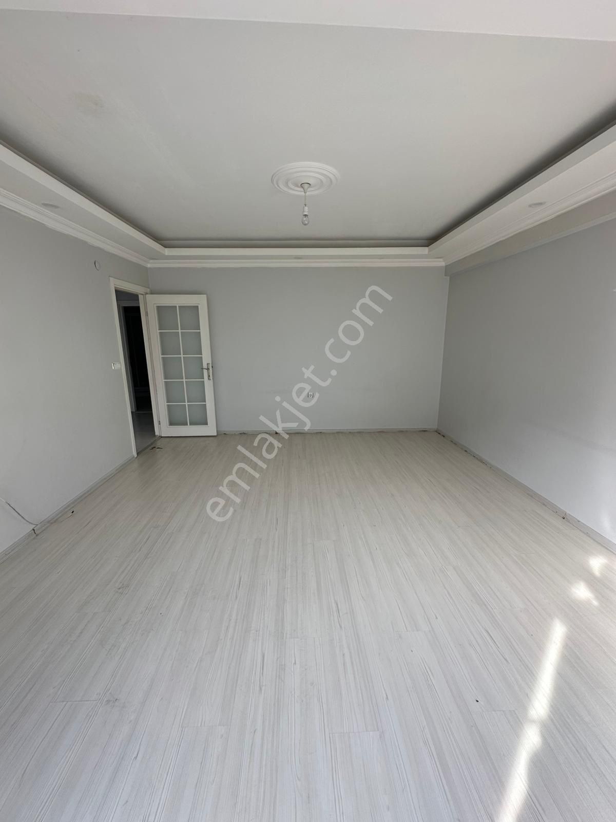 Çınar Mahallesinde Kullanışlı Geniş M2 2+1 Ara Kat - Görsel 5