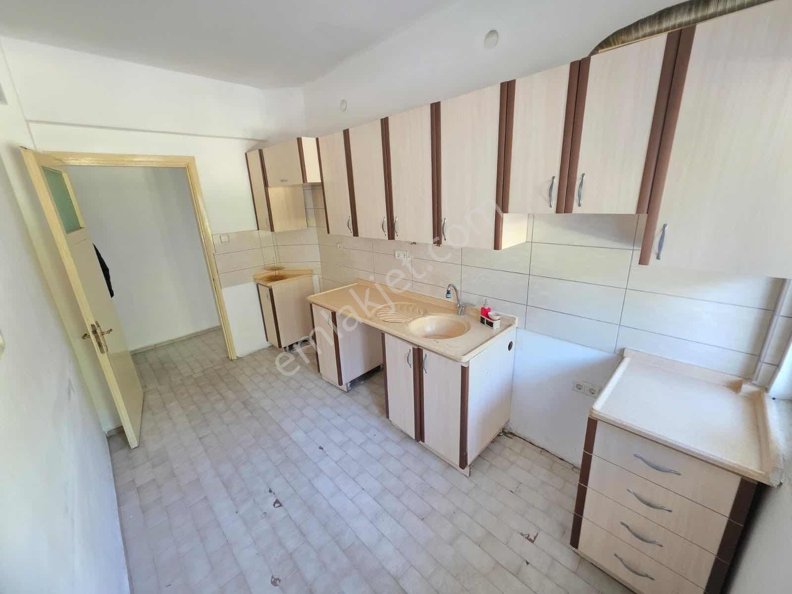 Marvera 'dan Tepe Mah. 2+1 Kapalı Mutfak Ara Kat Daire - Görsel 11