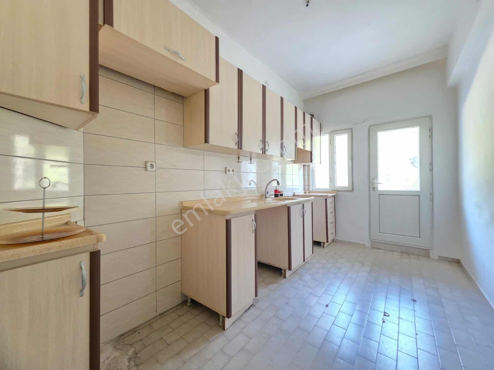 Marvera 'dan Tepe Mah. 2+1 Kapalı Mutfak Ara Kat Daire - Görsel 7