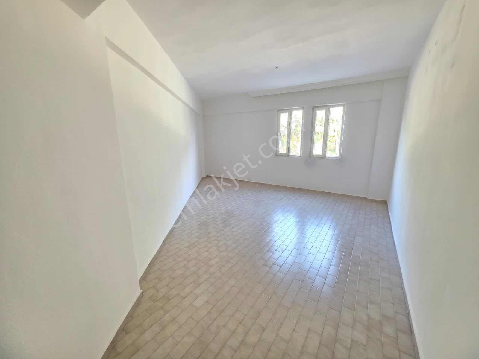 Marvera 'dan Tepe Mah. 2+1 Kapalı Mutfak Ara Kat Daire - Görsel 12