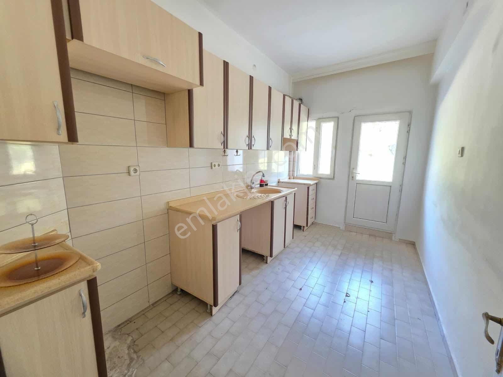 Marvera 'dan Tepe Mah. 2+1 Kapalı Mutfak Ara Kat Daire - Görsel 15