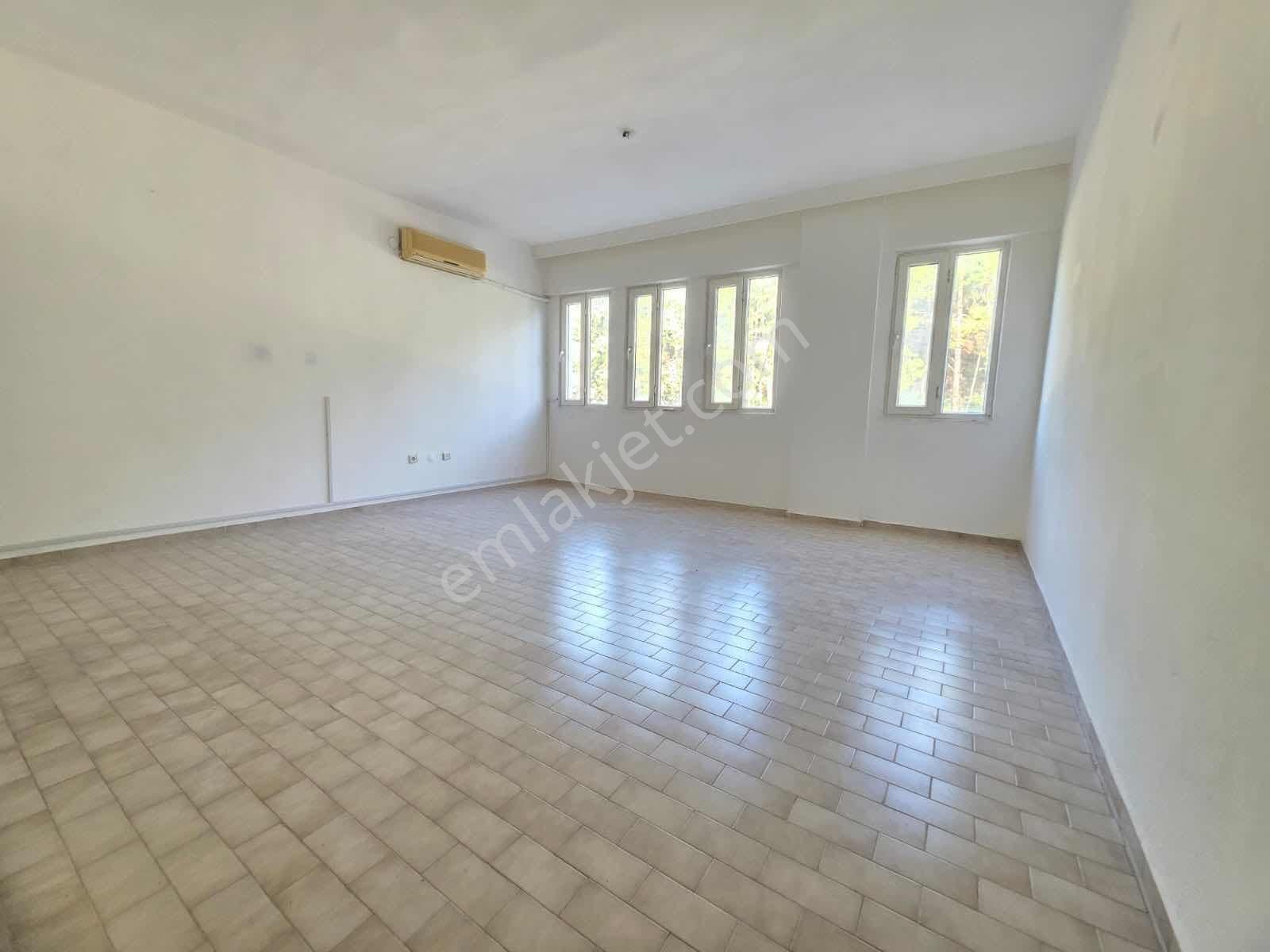 Marvera 'dan Tepe Mah. 2+1 Kapalı Mutfak Ara Kat Daire - Görsel 14