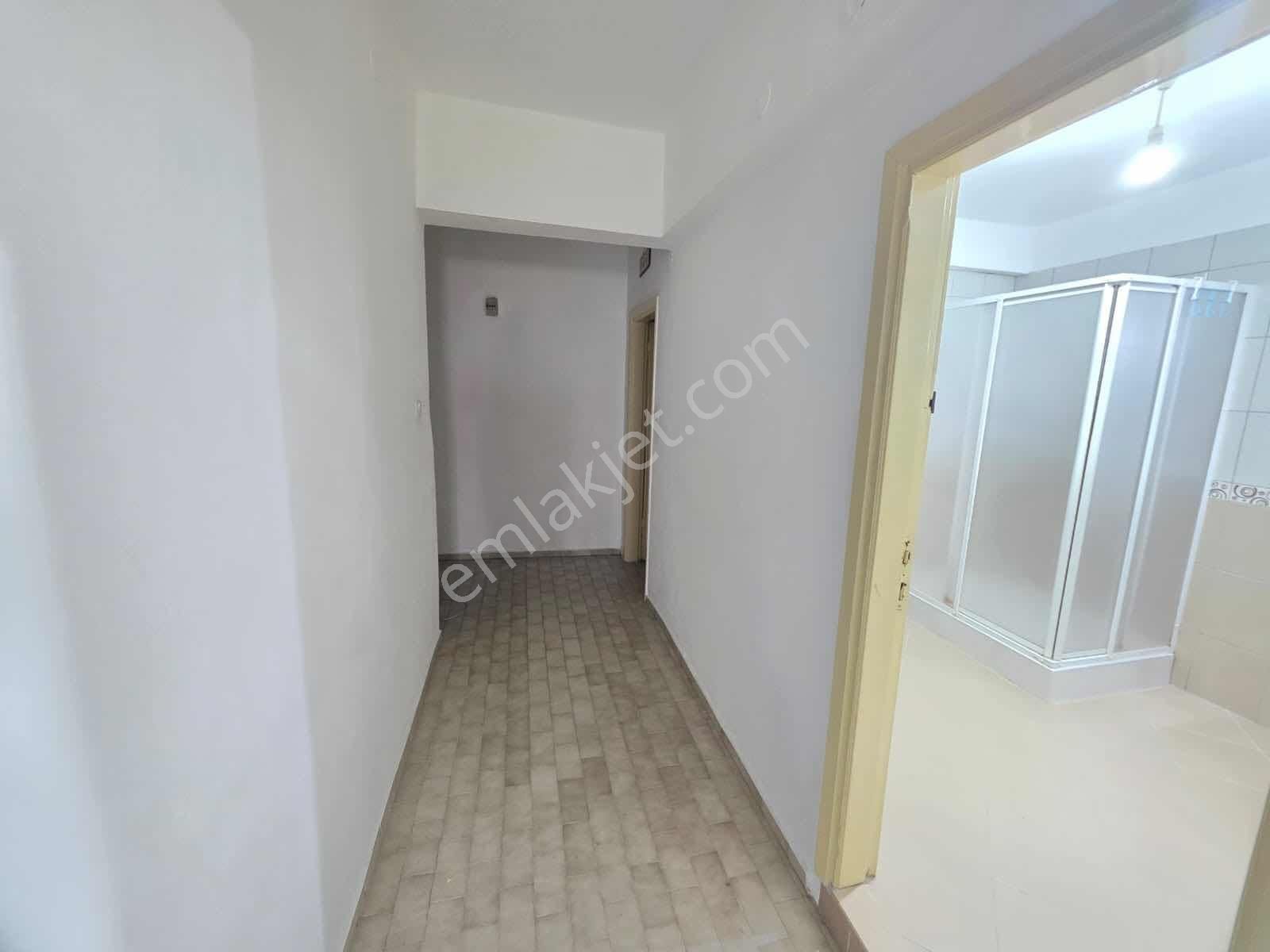 Marvera 'dan Tepe Mah. 2+1 Kapalı Mutfak Ara Kat Daire - Görsel 8