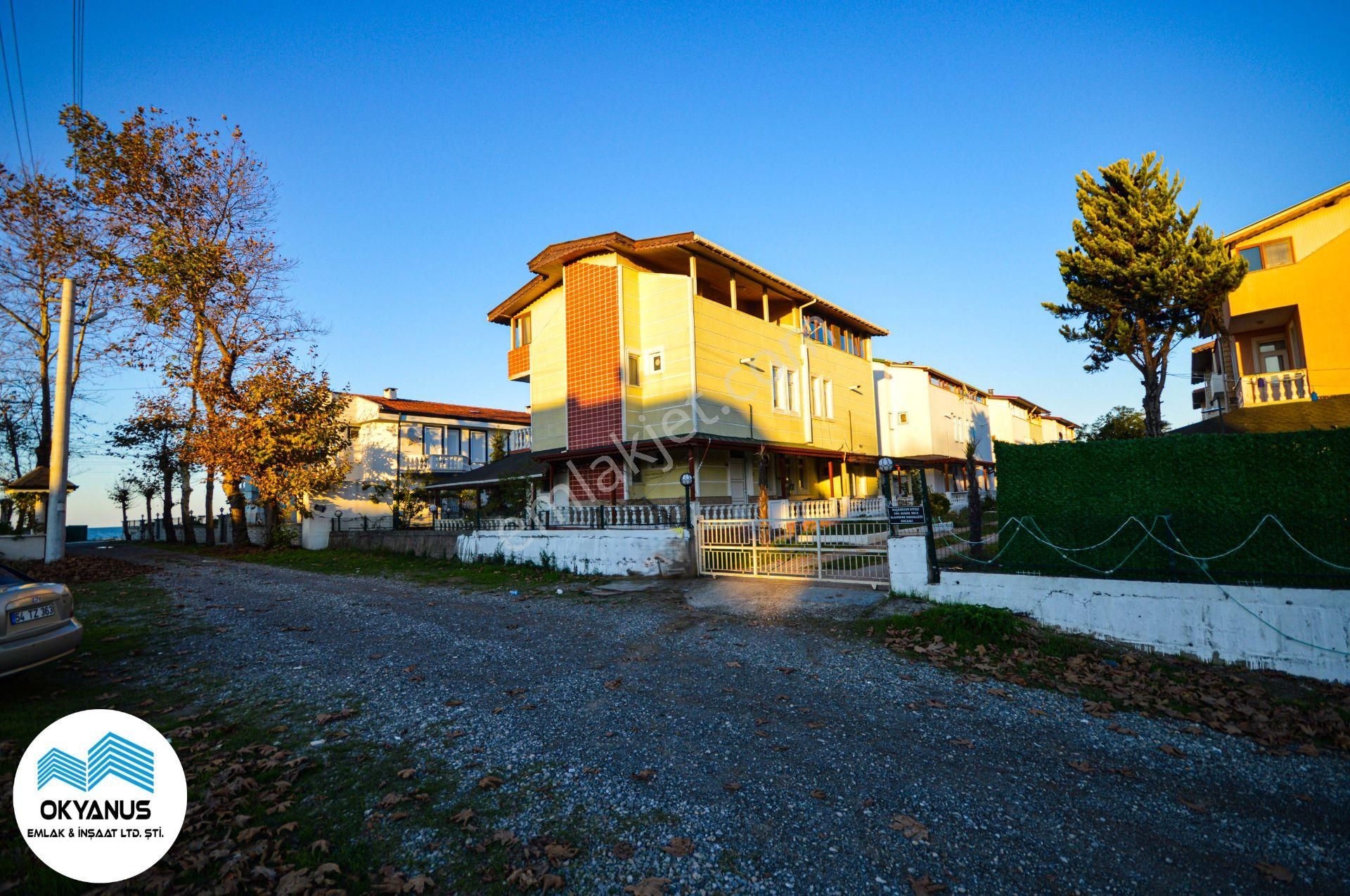 Denize 50m Mesafedde Site İçerisinde 230m2 Bahçe Kullanımlı 4+1 Villa!!! - Görsel 3