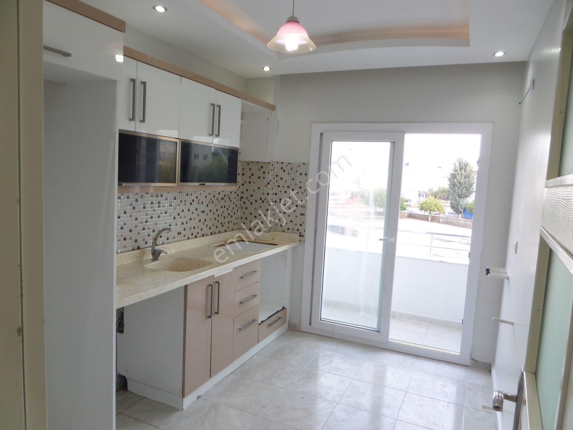 Bahçeşehir'de,2+1,kapalı Mut.,pazara Cepheli Satılık Daire