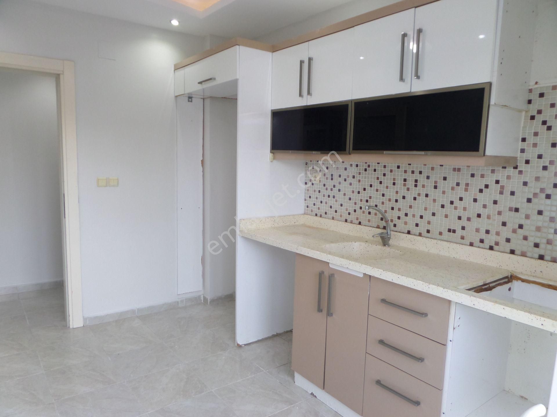 Bahçeşehir'de,2+1,kapalı Mut.,pazara Cepheli Satılık Daire - Görsel 3