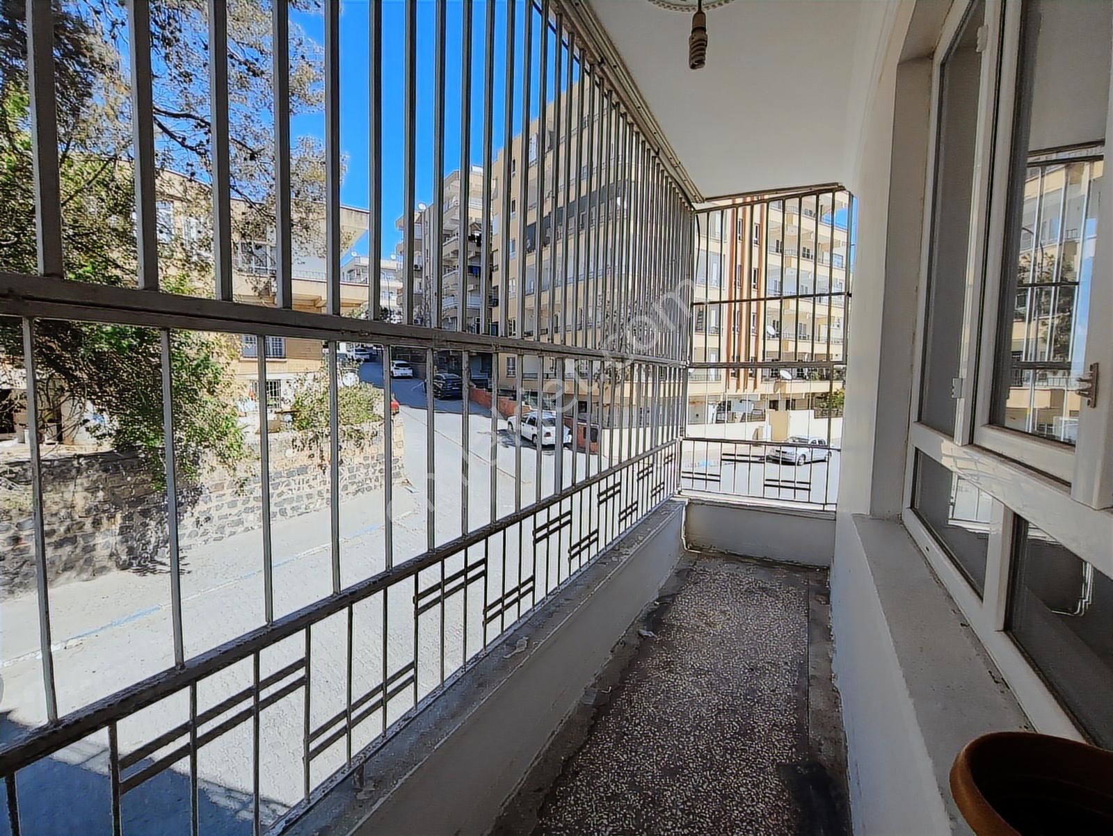 Haliliye Merkezi Konumda Aile Binası 2+1 Kiralık Daire - Görsel 5