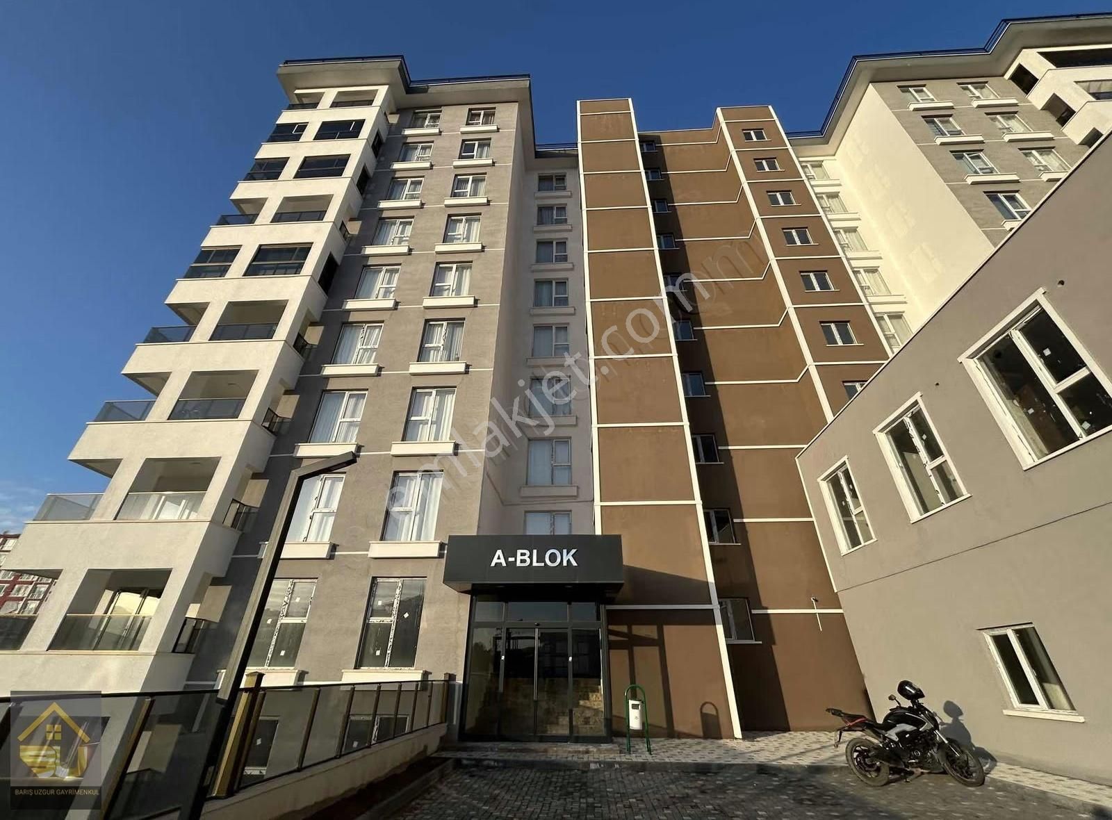 Şok Fiyat Güvenlikli Sitede A Blokda 3+1 Satılık Daire