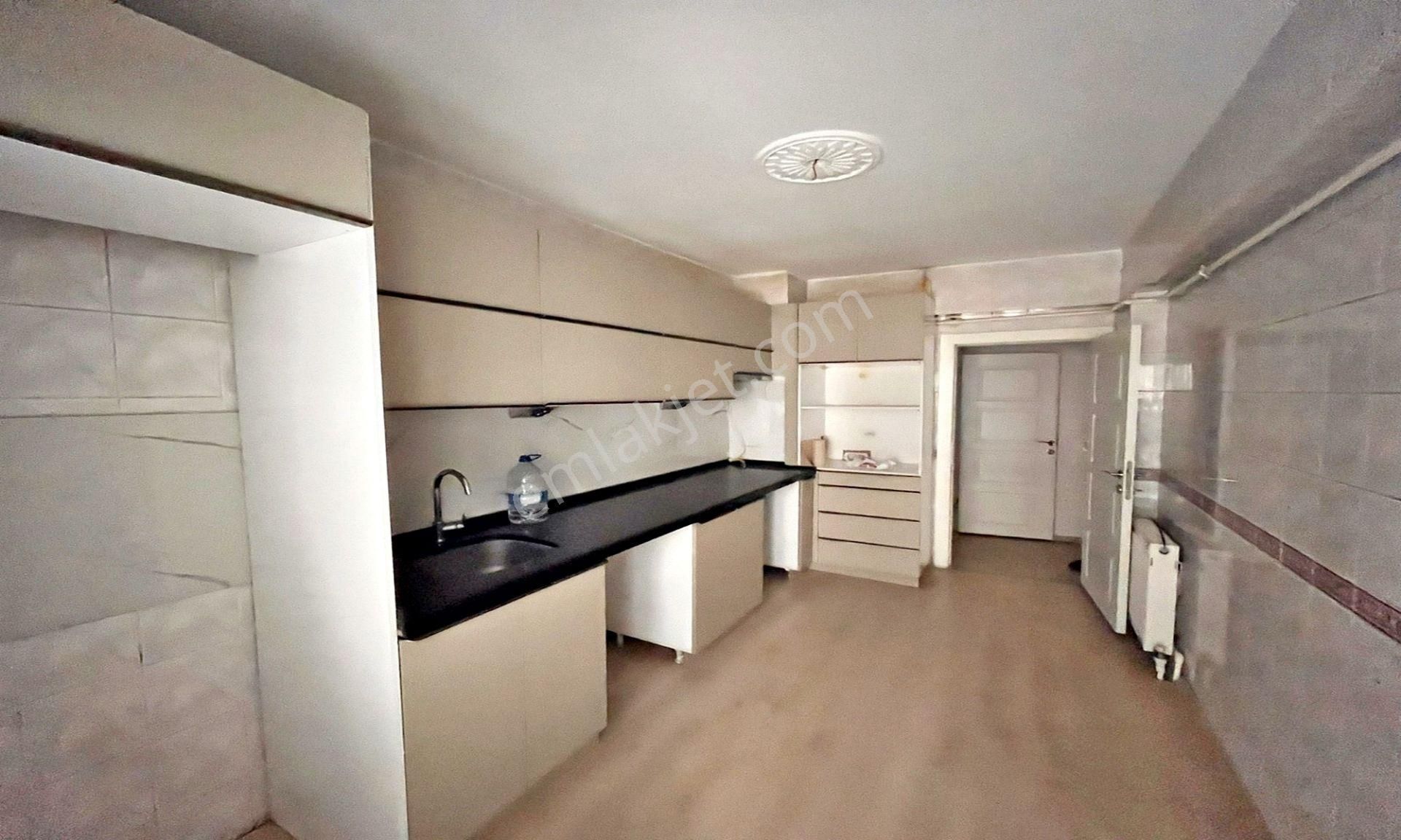 Pınarbaşı Mahallesin'de Masrafsız Kot Altında Daire Var 1+1 ! - Görsel 2