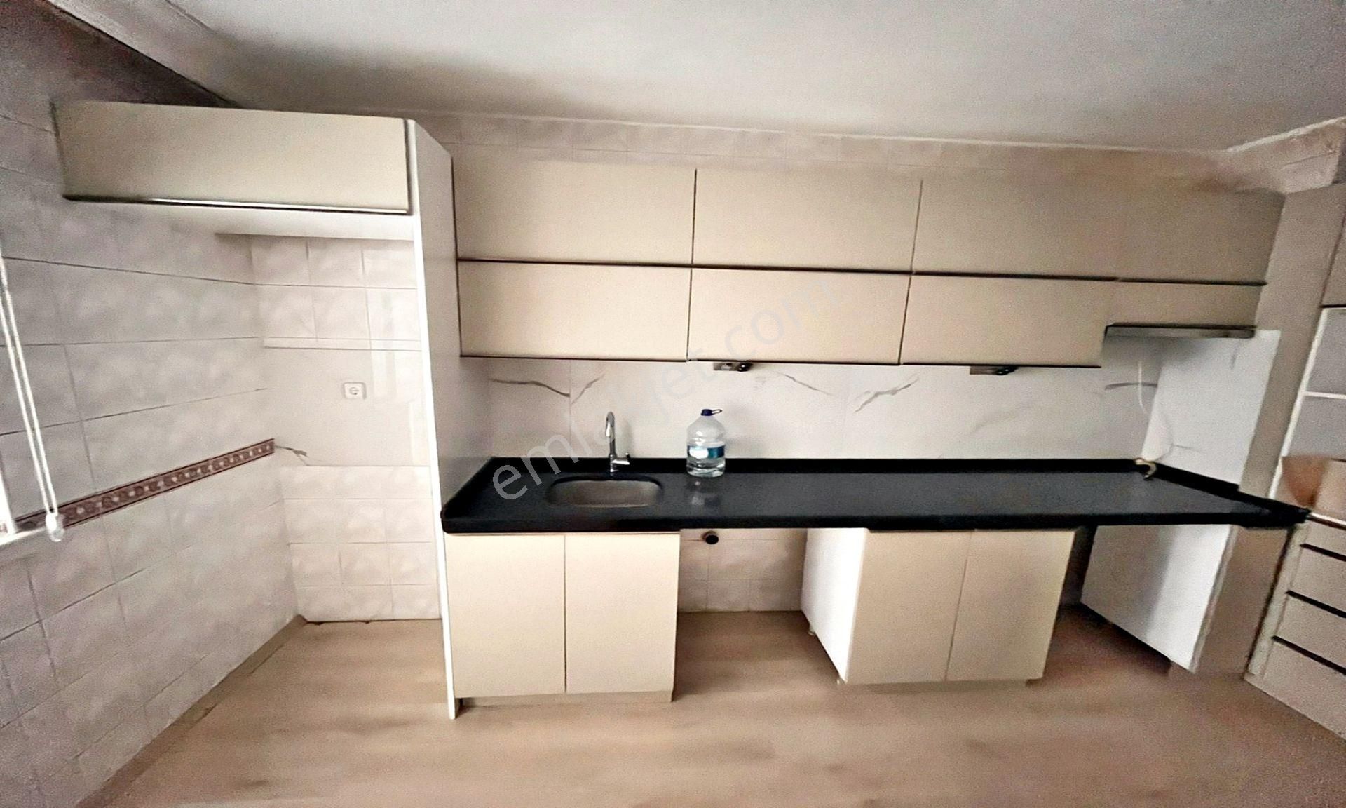 Pınarbaşı Mahallesin'de Masrafsız Kot Altında Daire Var 1+1 ! - Görsel 24