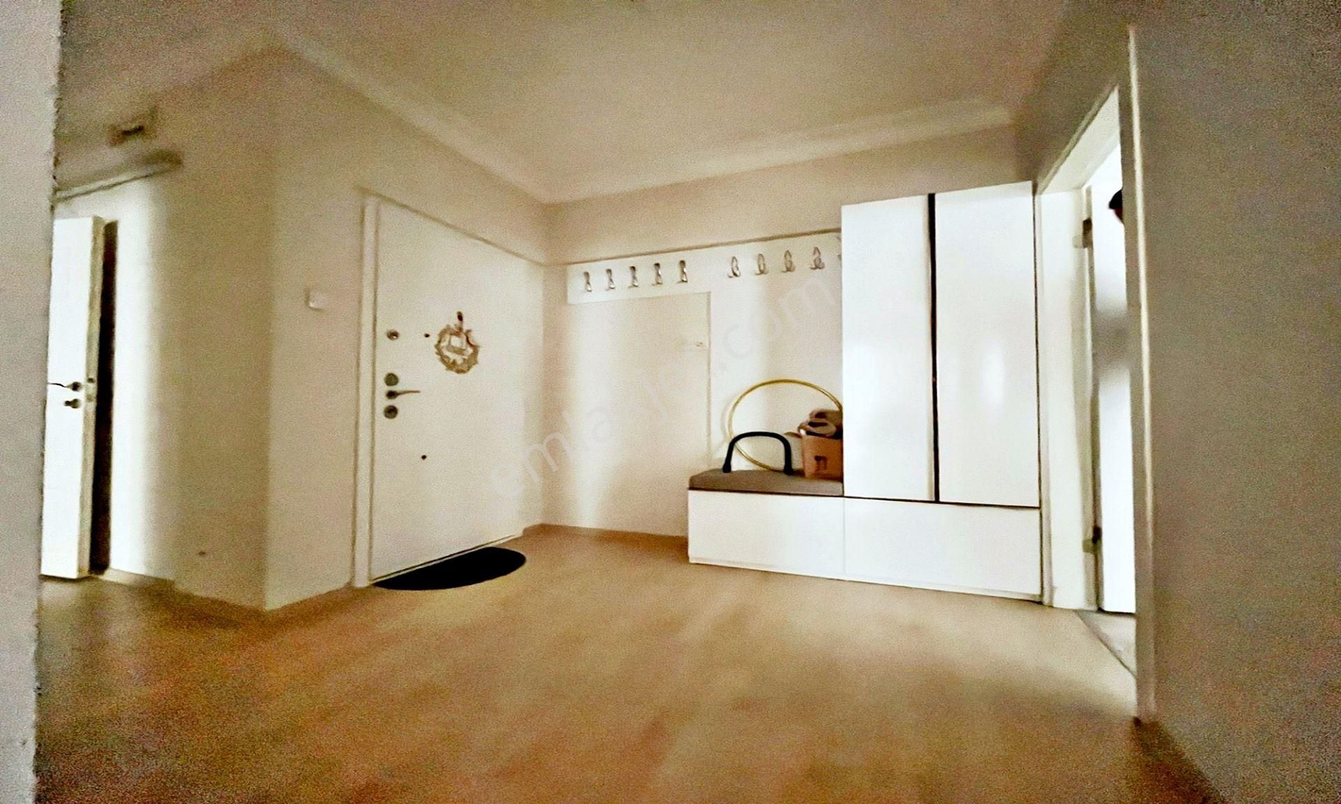 Pınarbaşı Mahallesin'de Masrafsız Kot Altında Daire Var 1+1 ! - Görsel 13