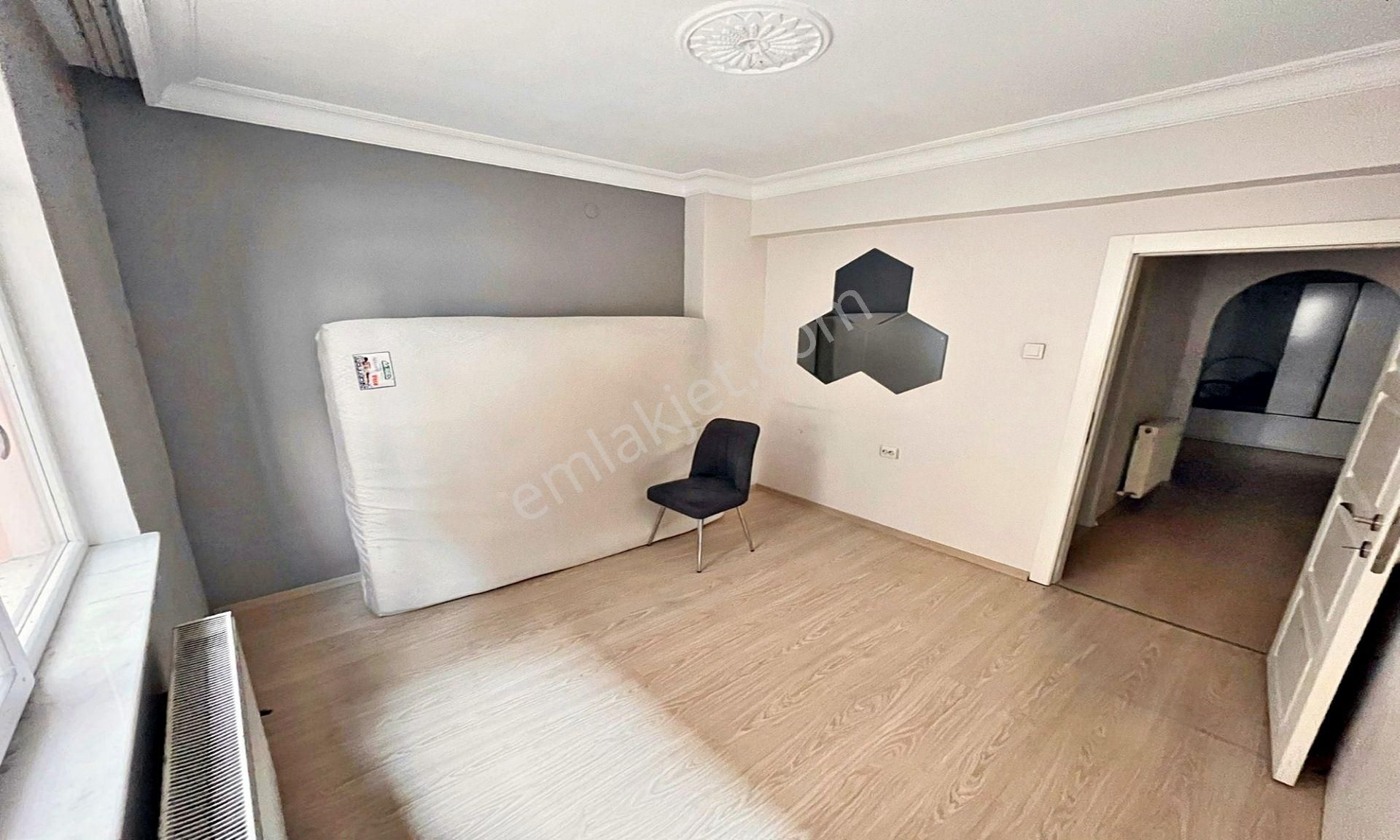 Pınarbaşı Mahallesin'de Masrafsız Kot Altında Daire Var 1+1 ! - Görsel 19